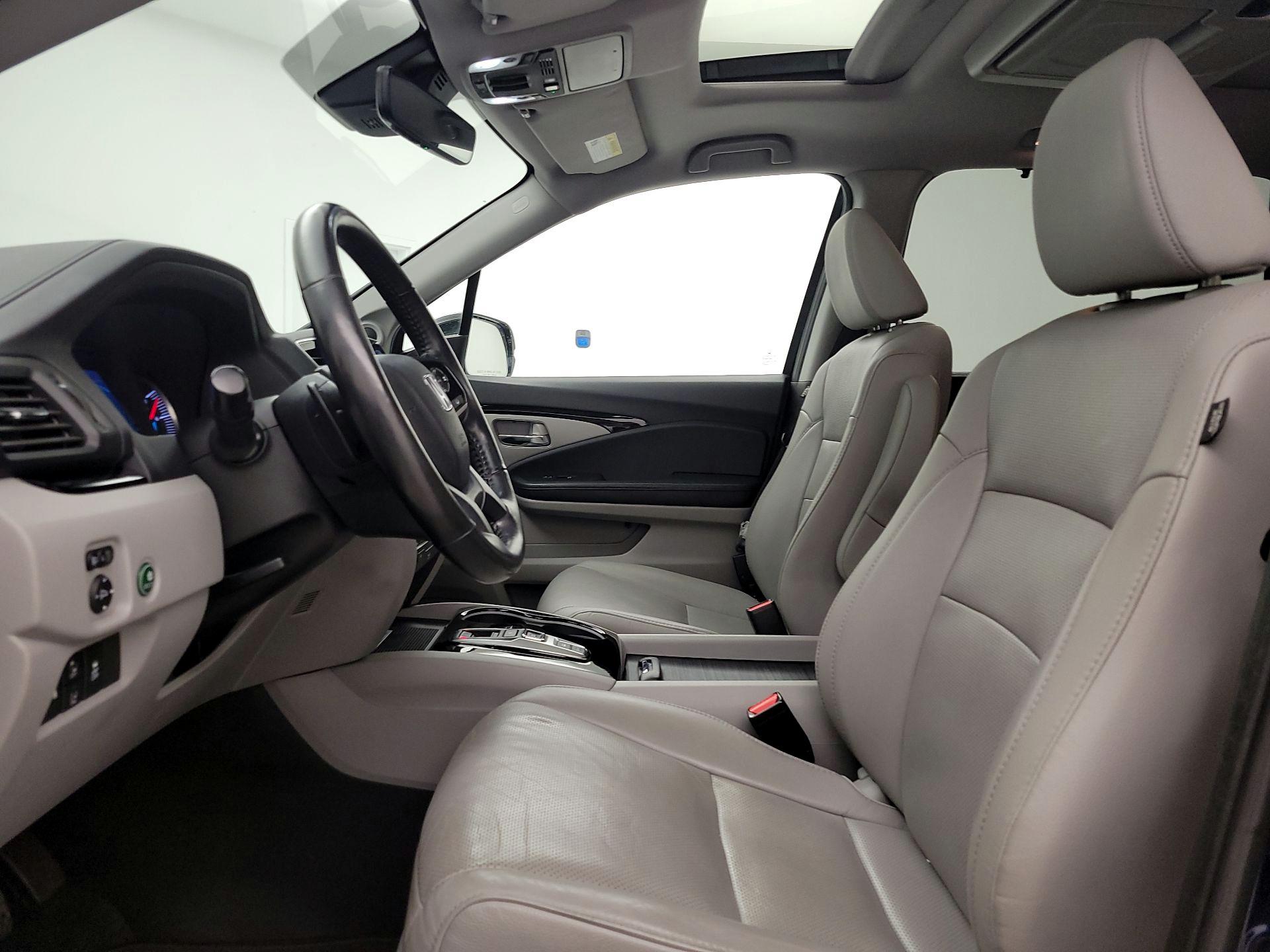 Thumbnail: 2019 Honda Pilot - 11