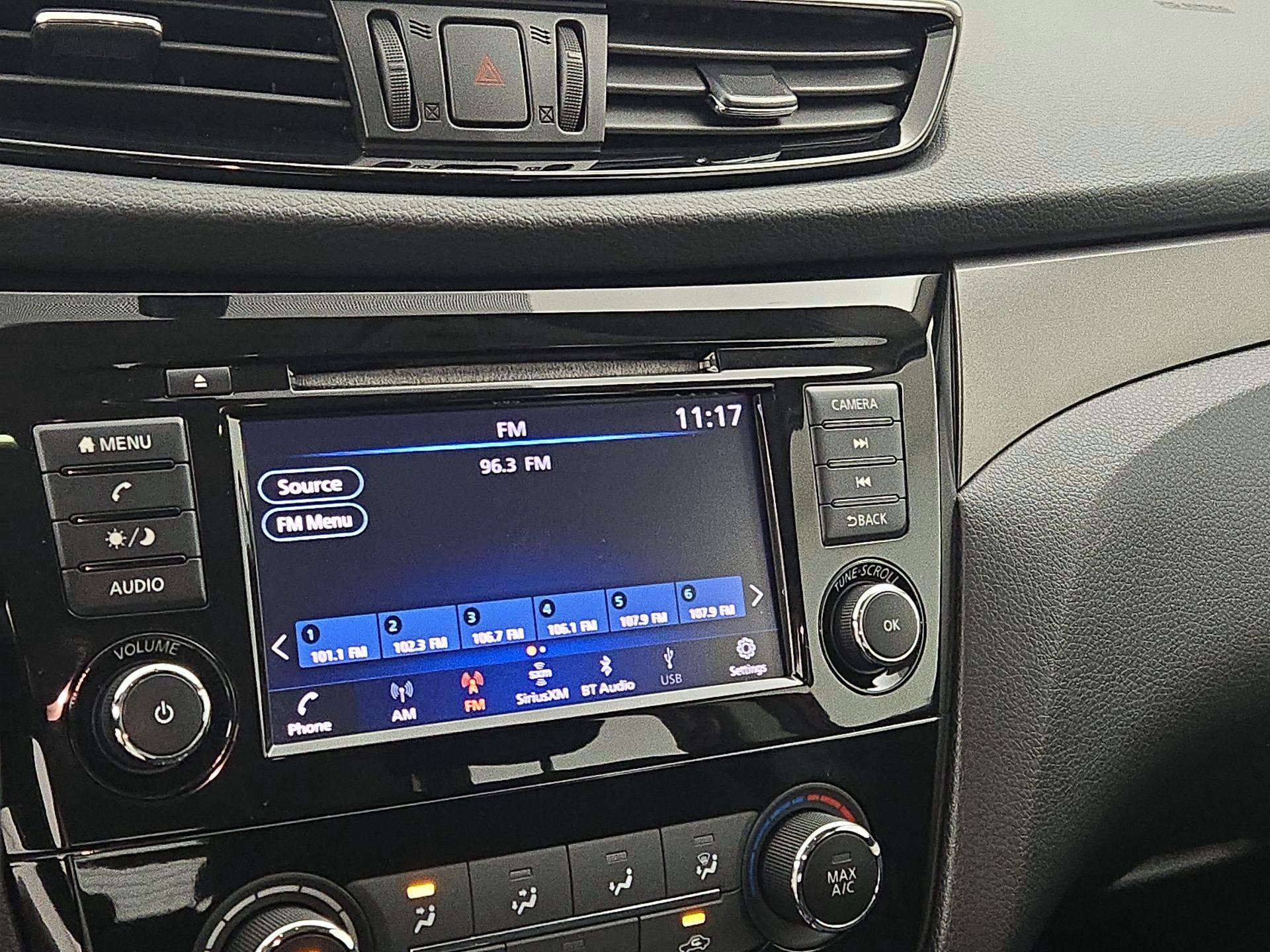 Thumbnail: 2019 Nissan Rogue Sport - 15