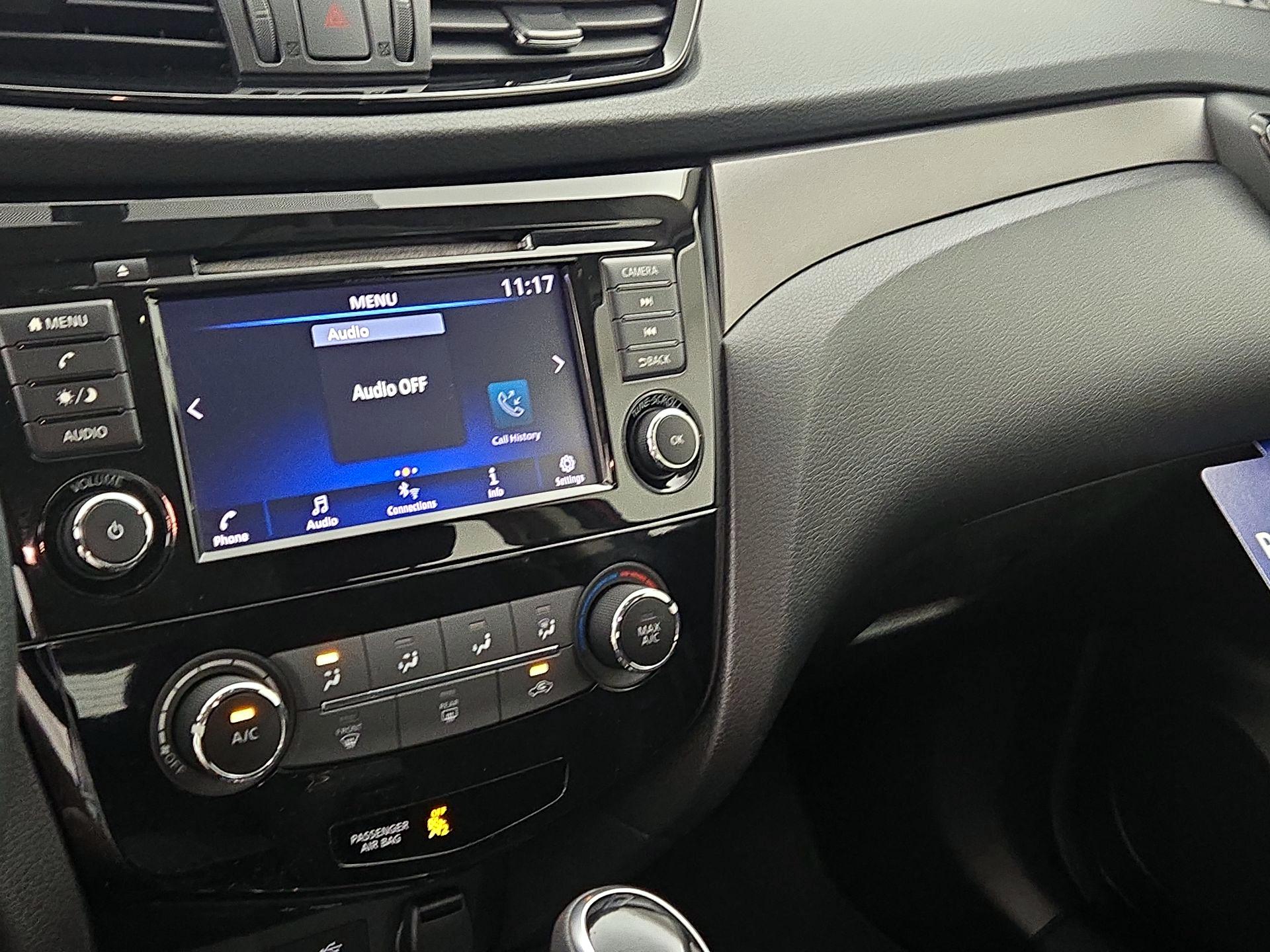 Thumbnail: 2019 Nissan Rogue Sport - 16