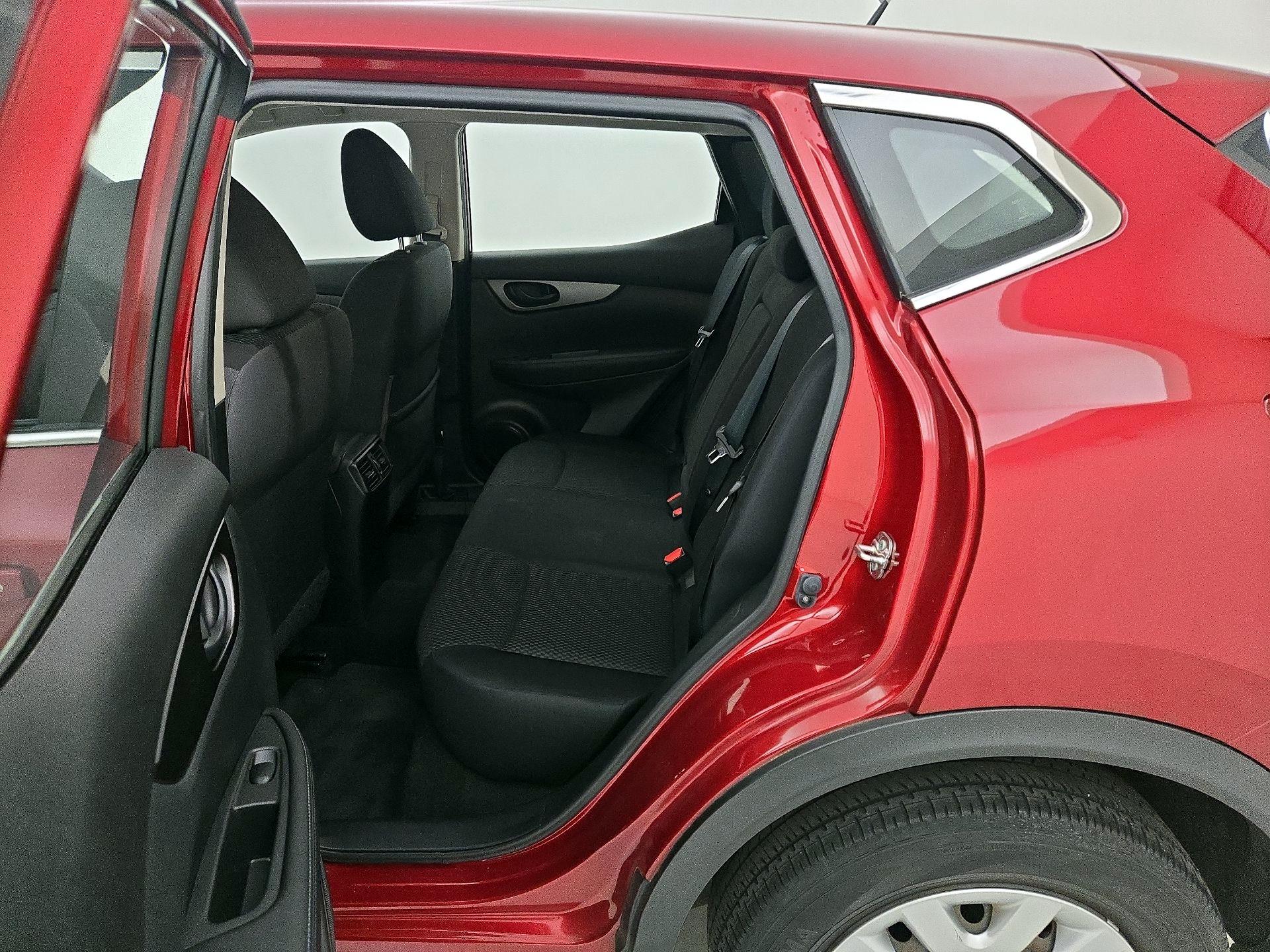 Thumbnail: 2019 Nissan Rogue Sport - 19