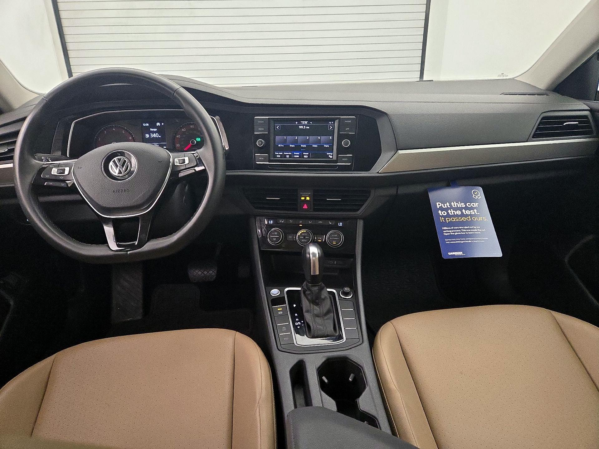 Thumbnail: 2020 Volkswagen Jetta - 9