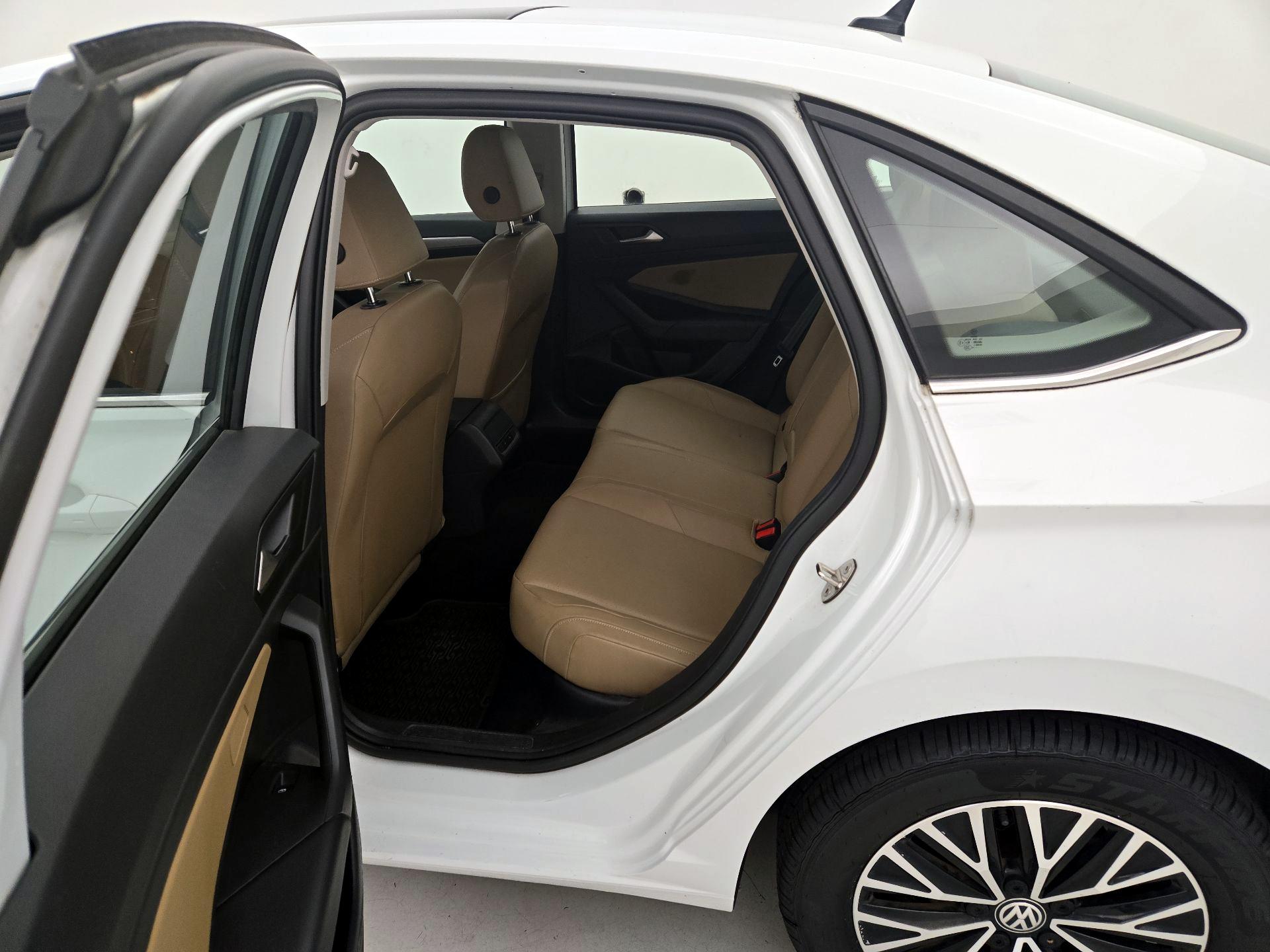 Thumbnail: 2020 Volkswagen Jetta - 19