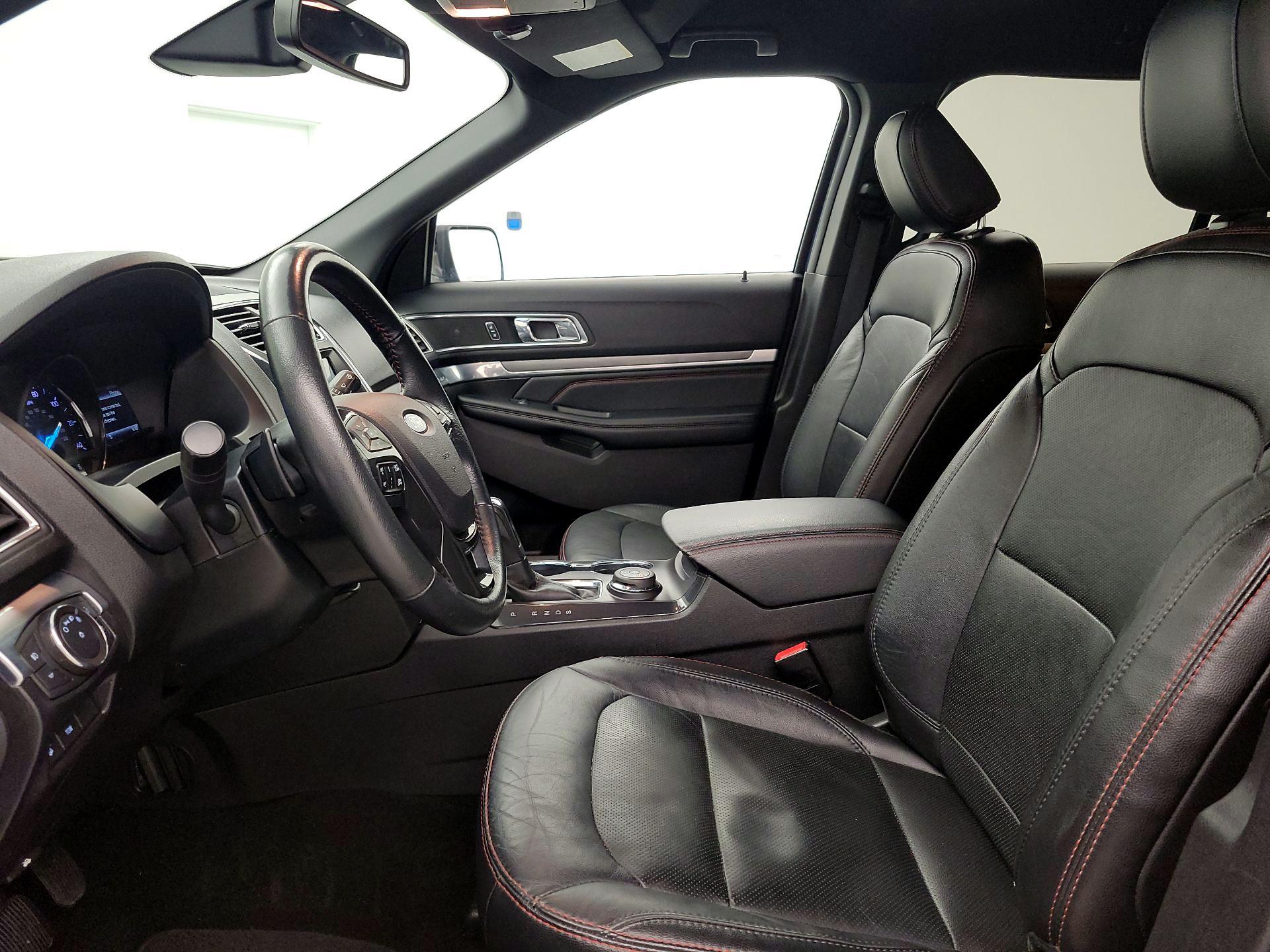 Thumbnail: 2019 Ford Explorer - 11