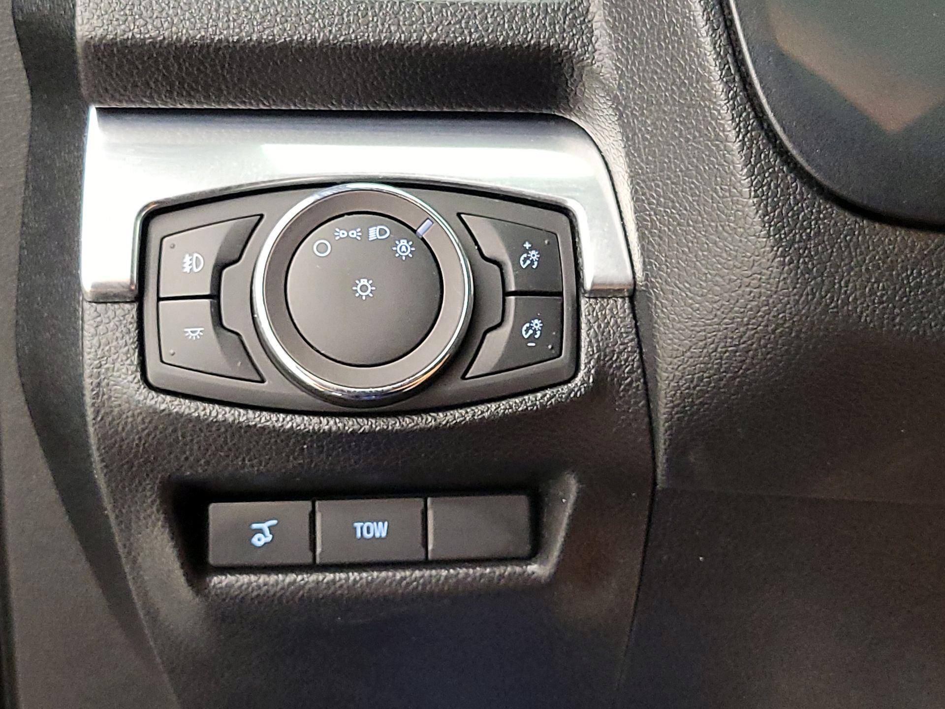 Thumbnail: 2019 Ford Explorer - 13