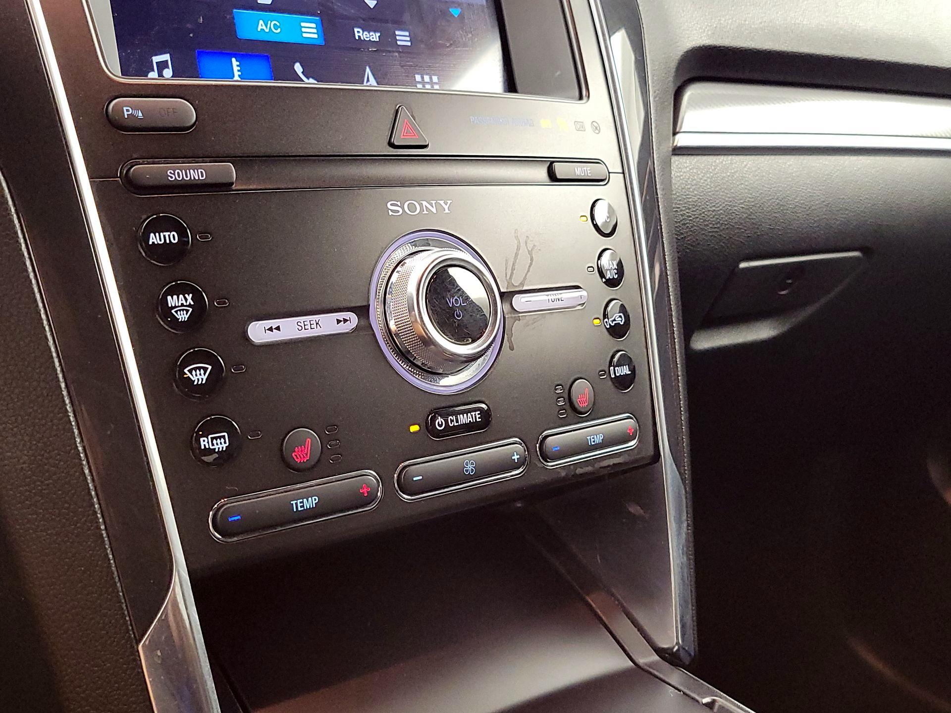 Thumbnail: 2019 Ford Explorer - 17