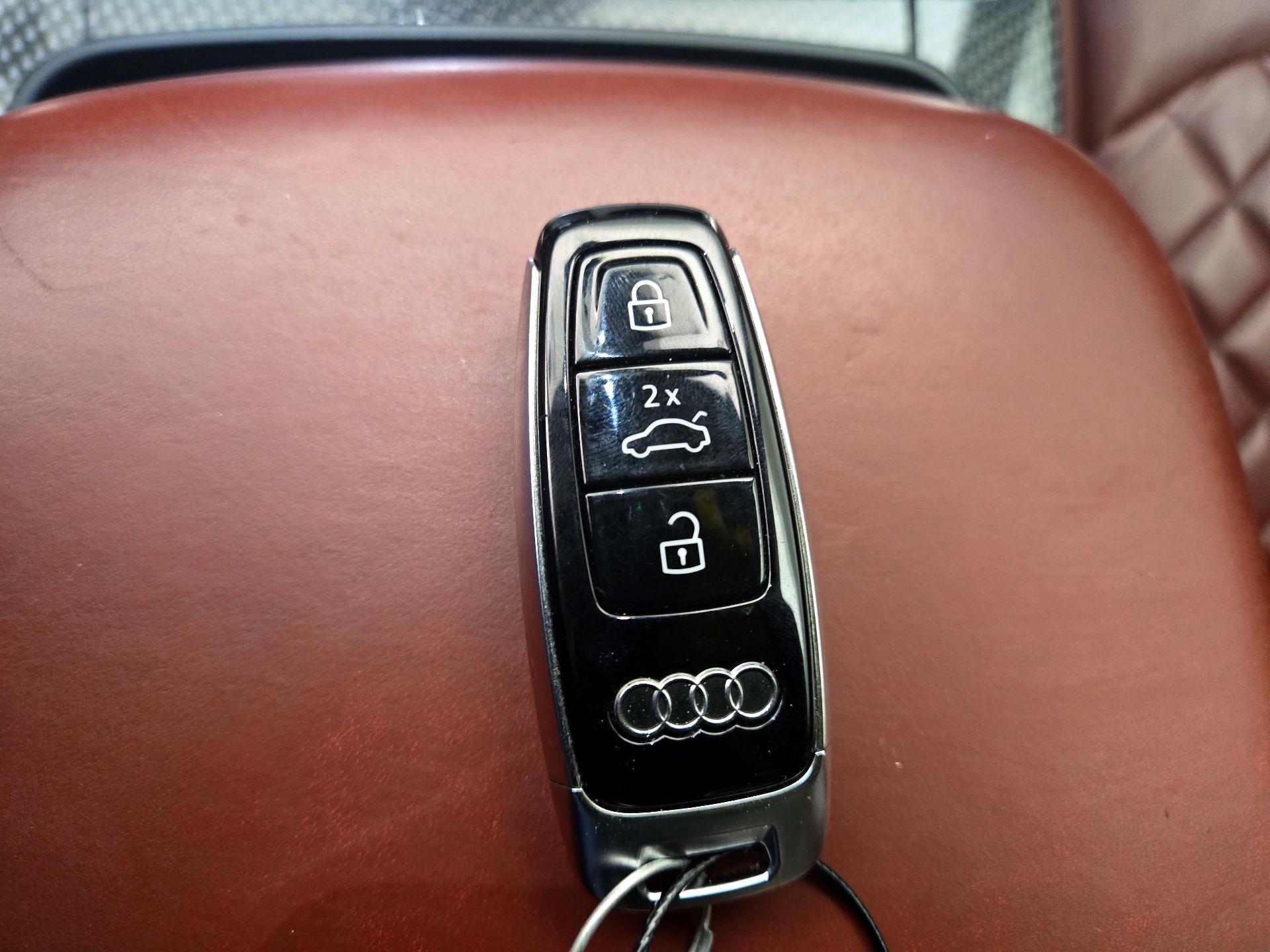 Thumbnail: 2021 Audi SQ7 - 20