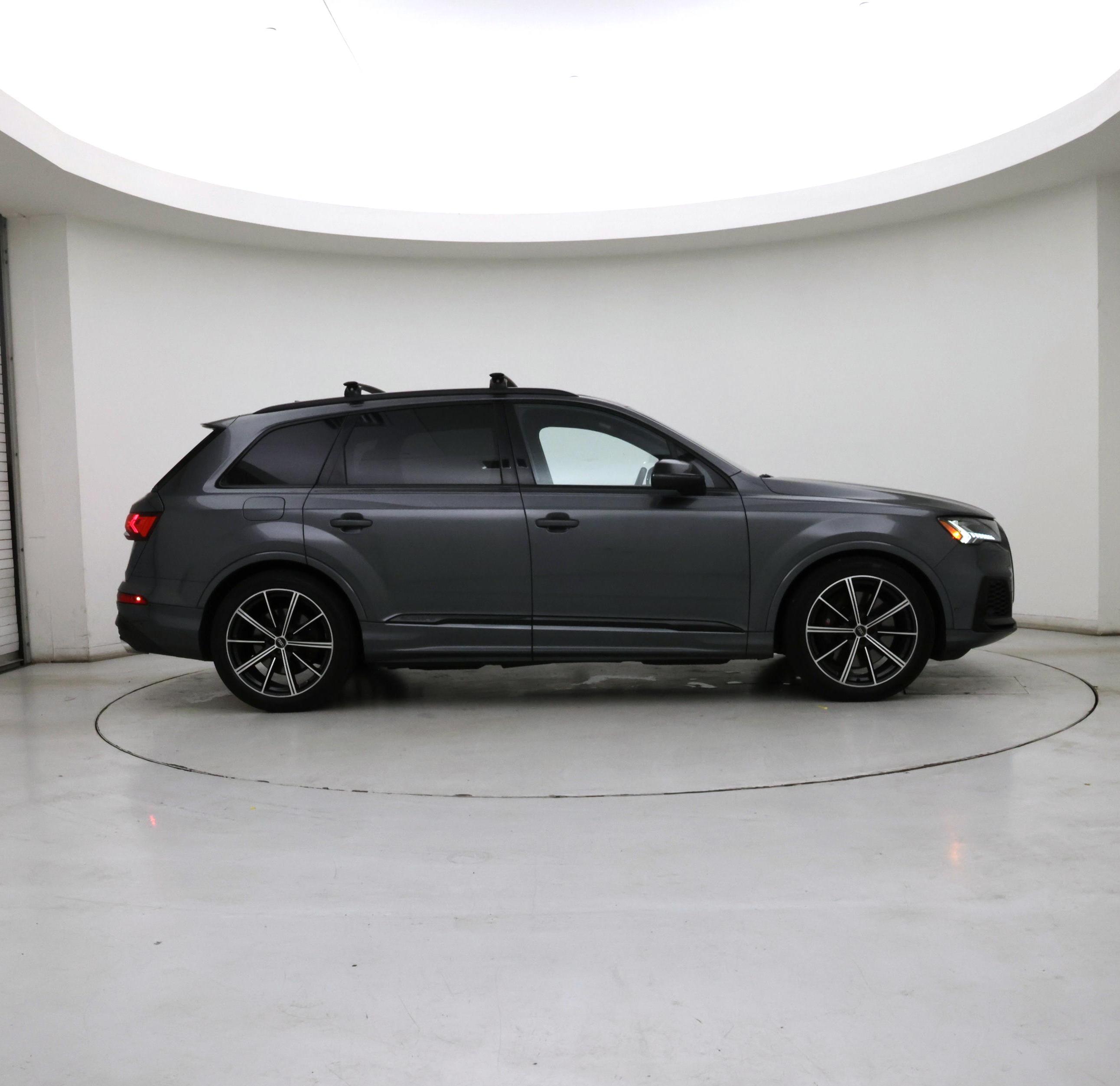 Thumbnail: 2021 Audi SQ7 - 7