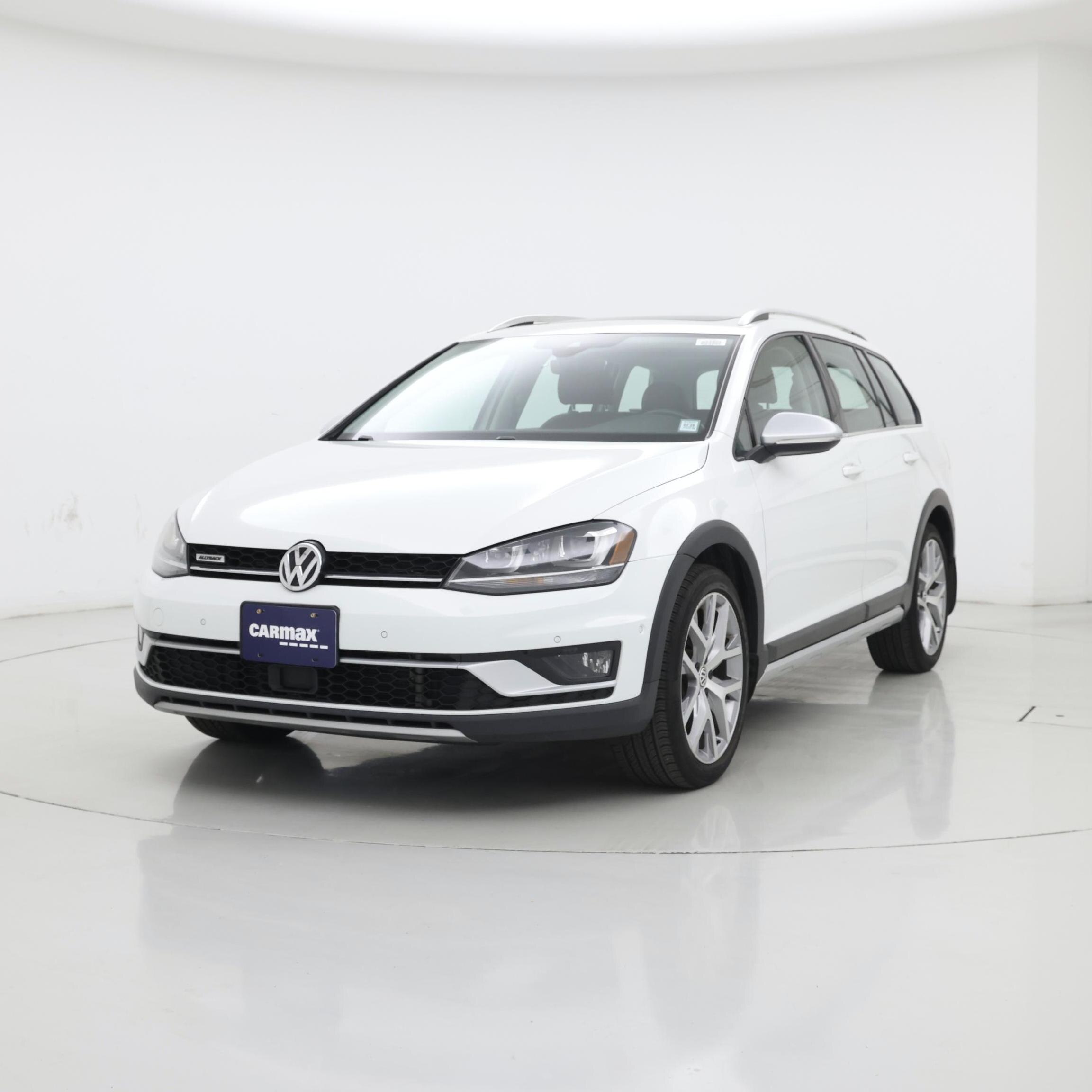 Thumbnail: 2017 Volkswagen Golf - 4