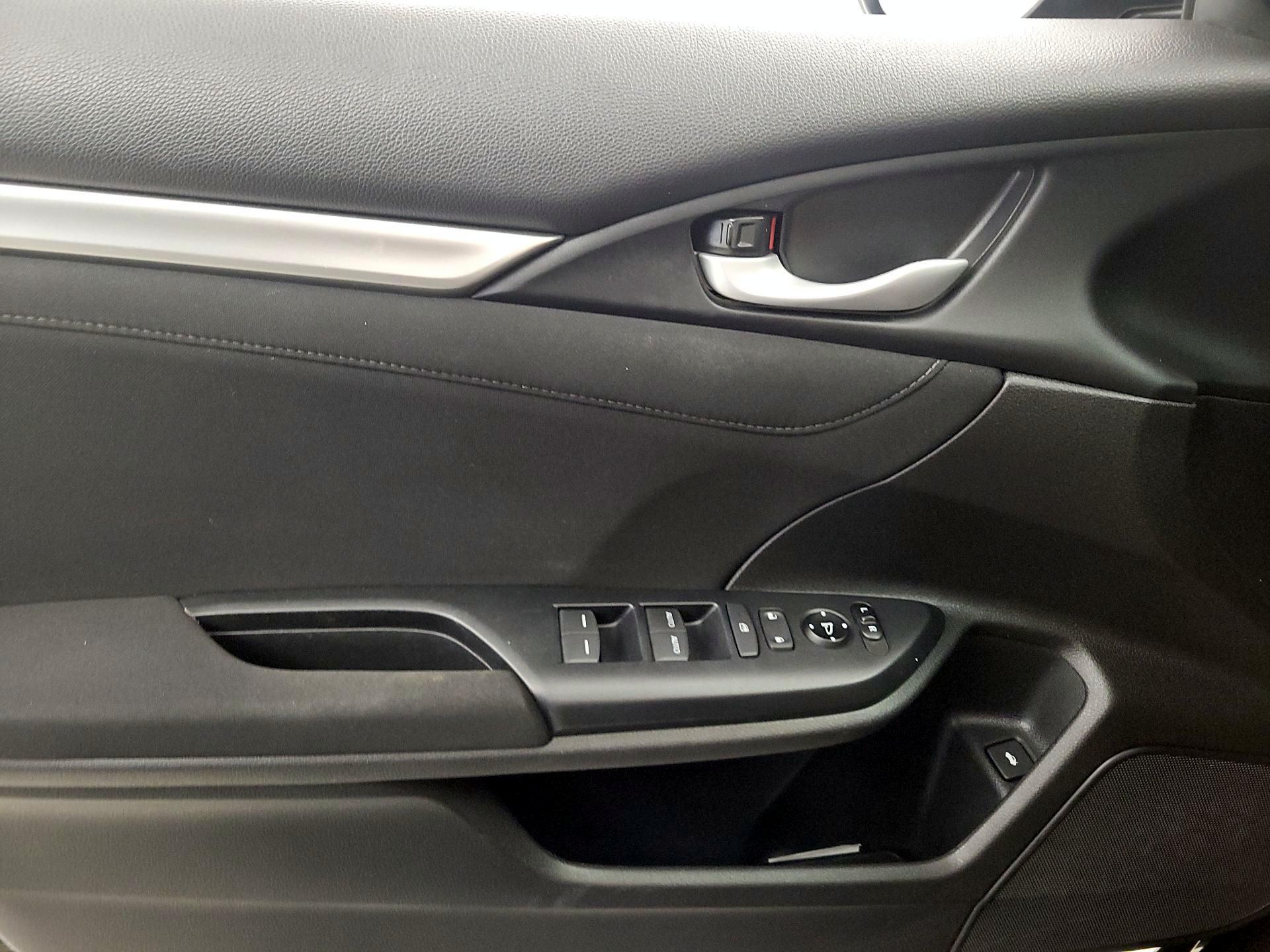 Thumbnail: 2016 Honda Civic - 12