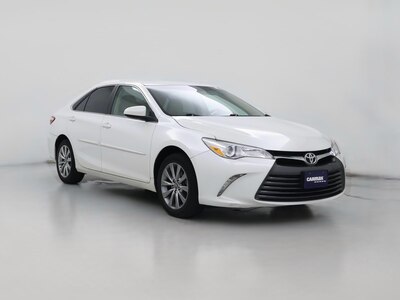 White 2017 Toyota Camry XLE
