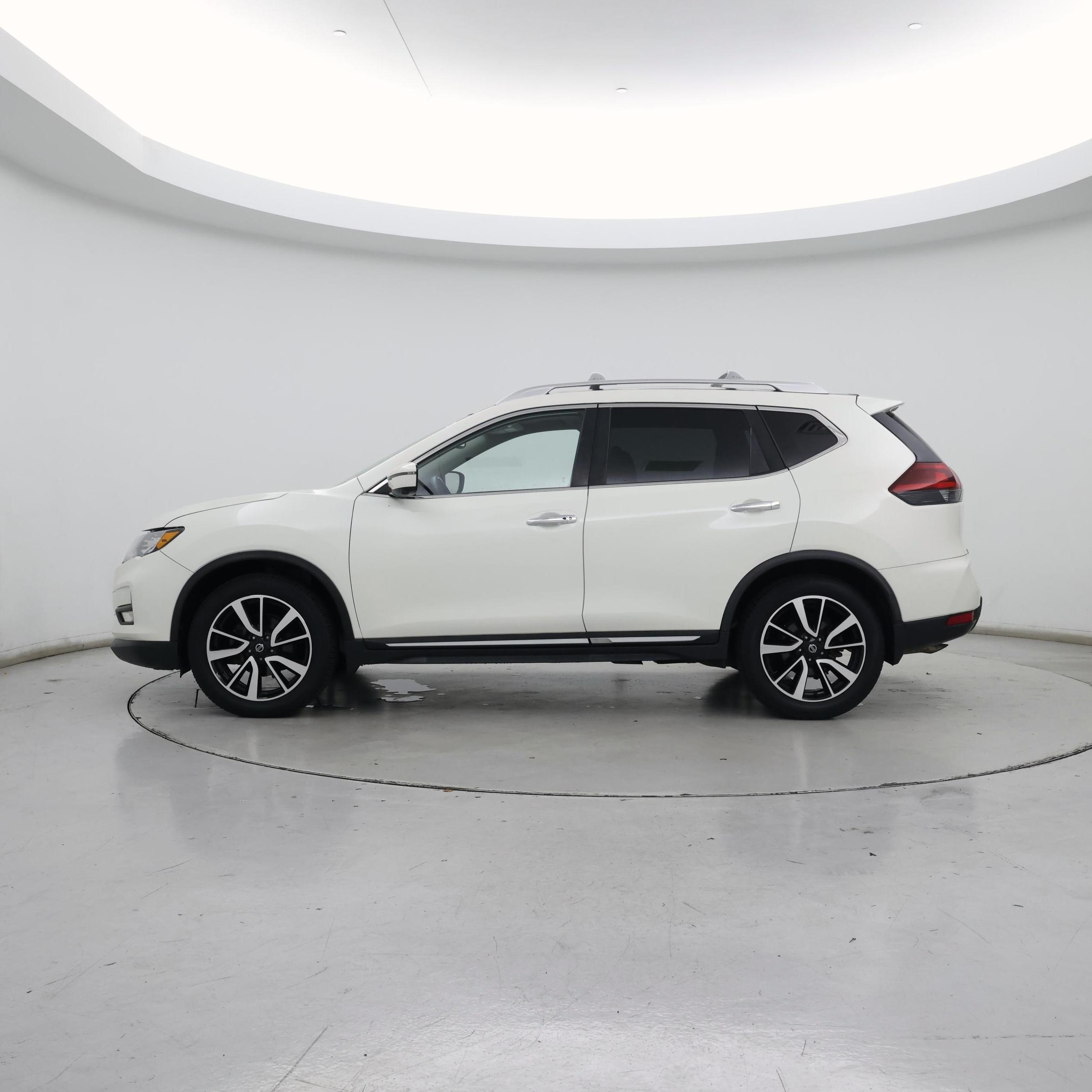 Thumbnail: 2018 Nissan Rogue - 3
