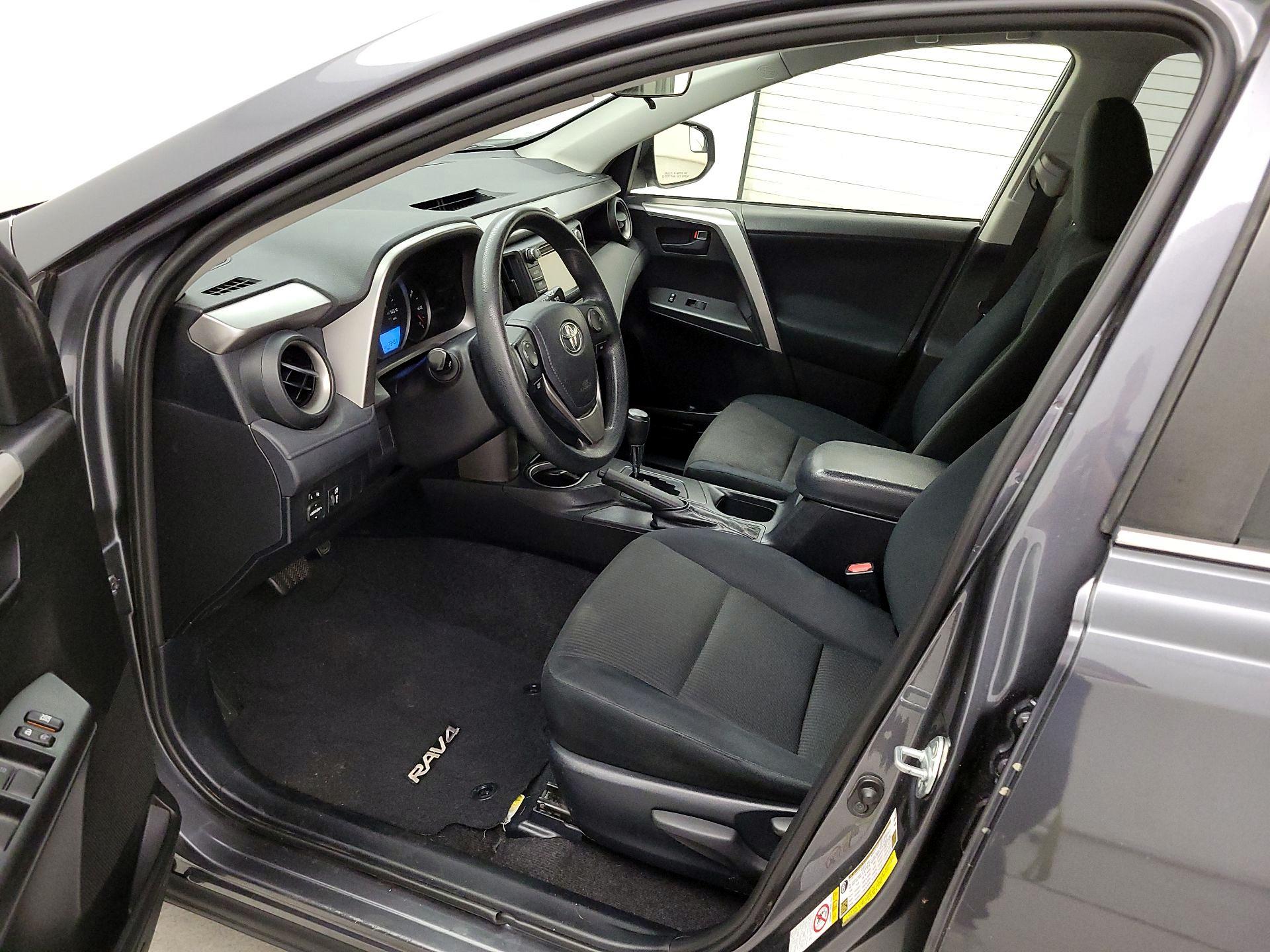 Thumbnail: 2016 Toyota RAV4 - 11