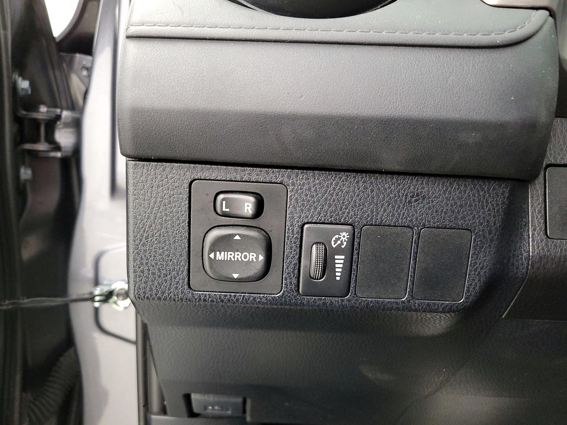 Thumbnail: 2016 Toyota RAV4 - 13