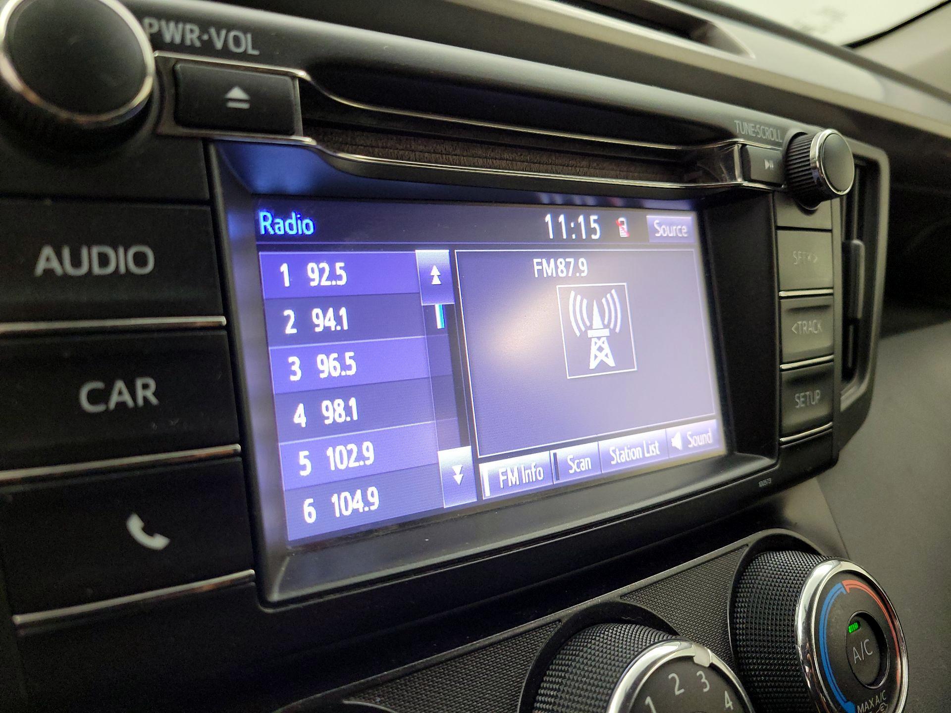 Thumbnail: 2016 Toyota RAV4 - 15