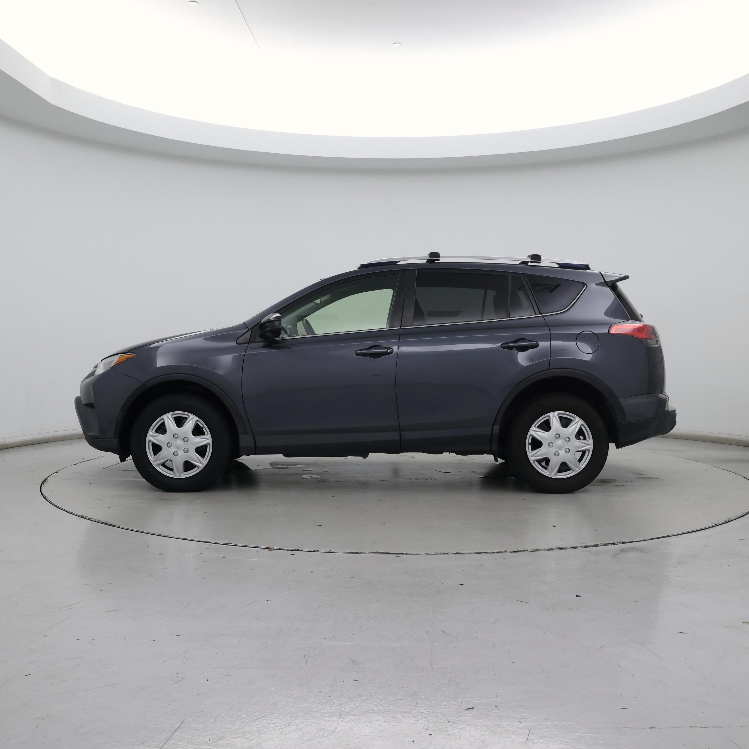 Thumbnail: 2016 Toyota RAV4 - 3