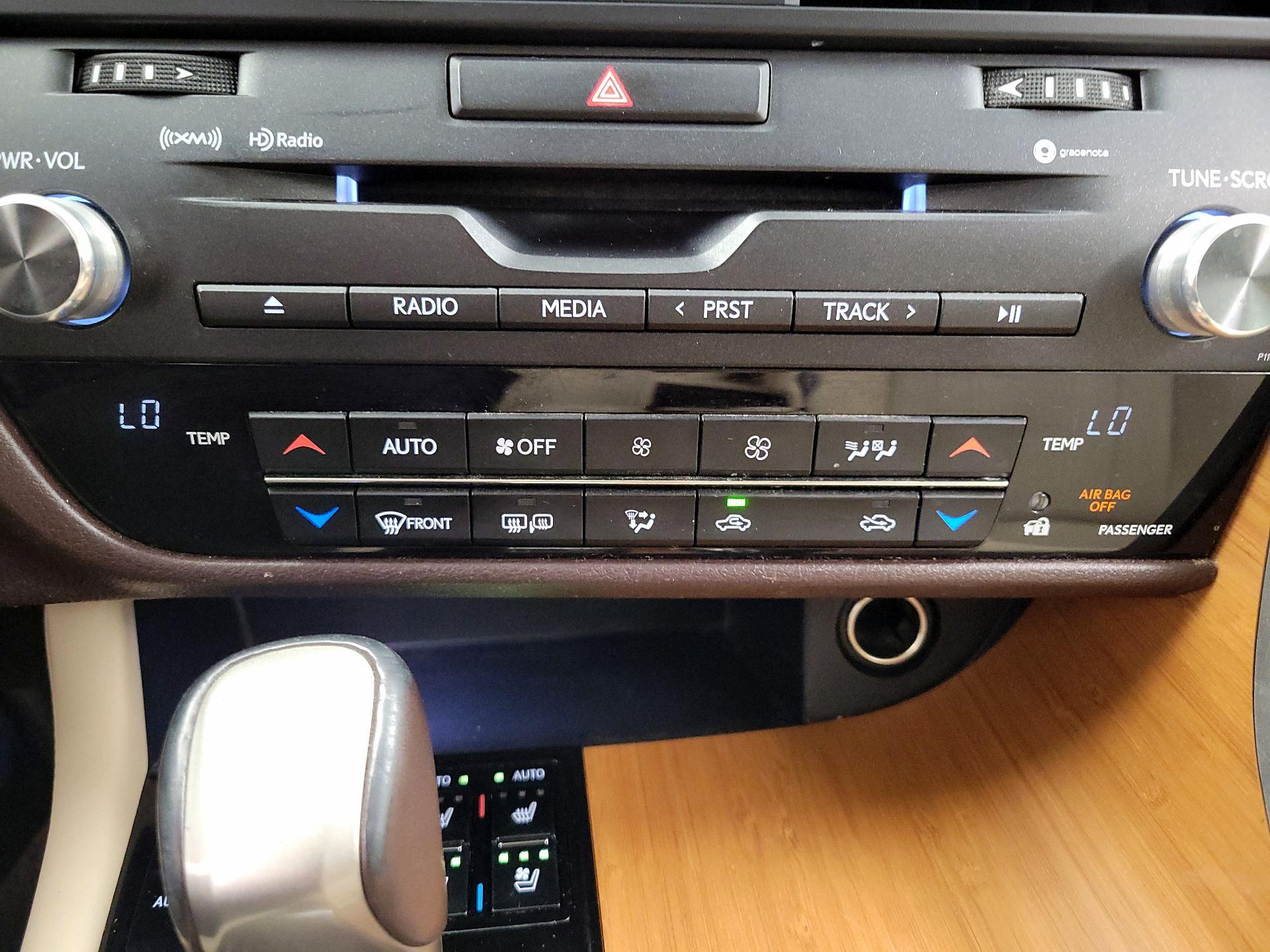 Thumbnail: 2016 Lexus RX - 16