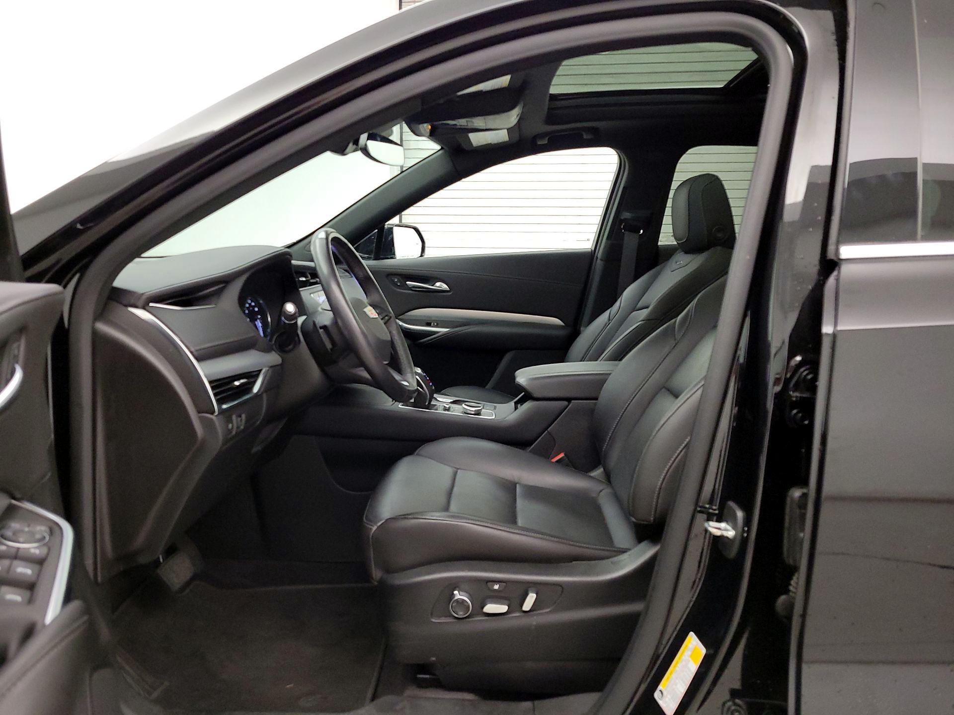 Thumbnail: 2019 Cadillac XT4 - 11