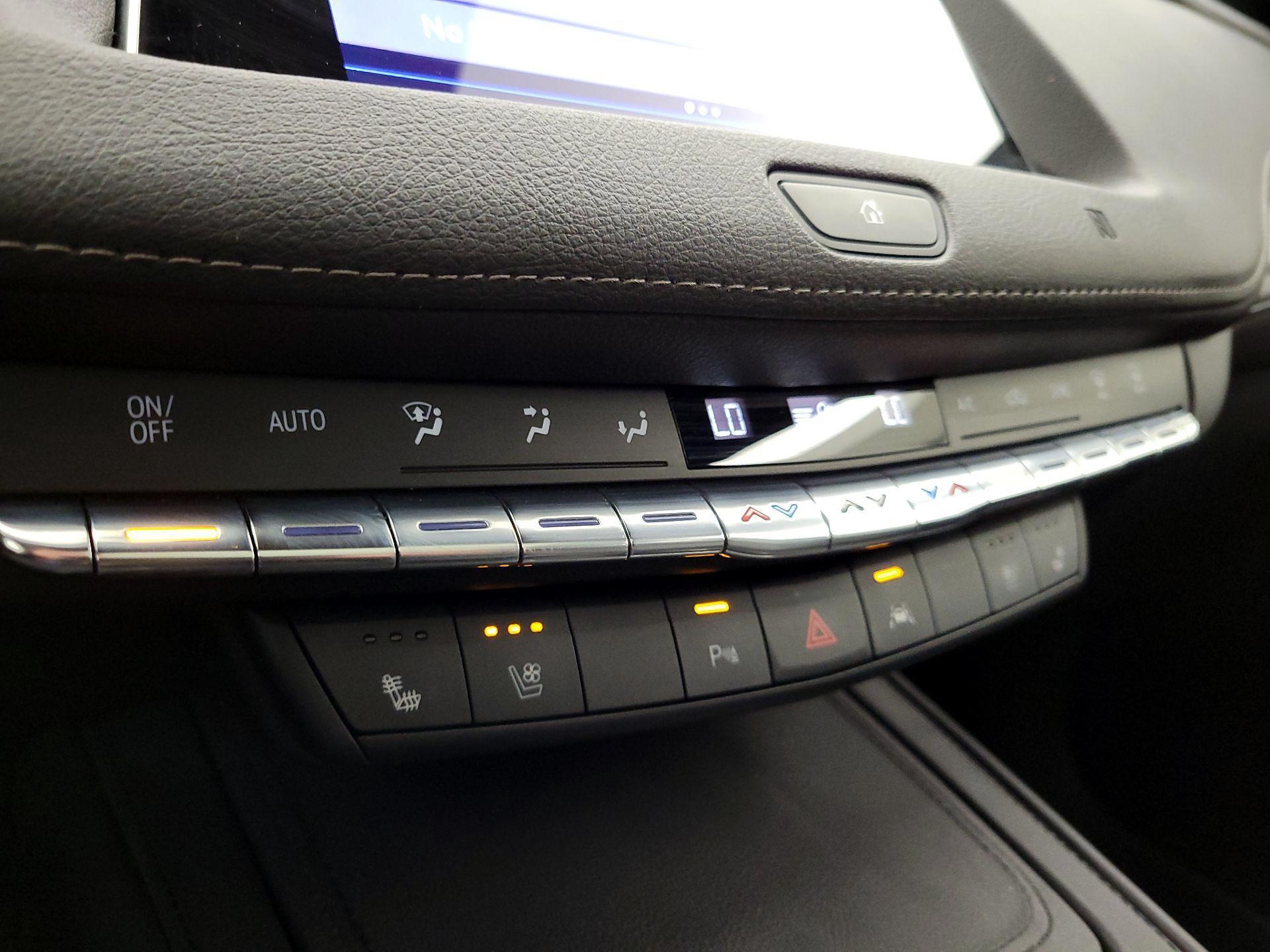 Thumbnail: 2019 Cadillac XT4 - 17