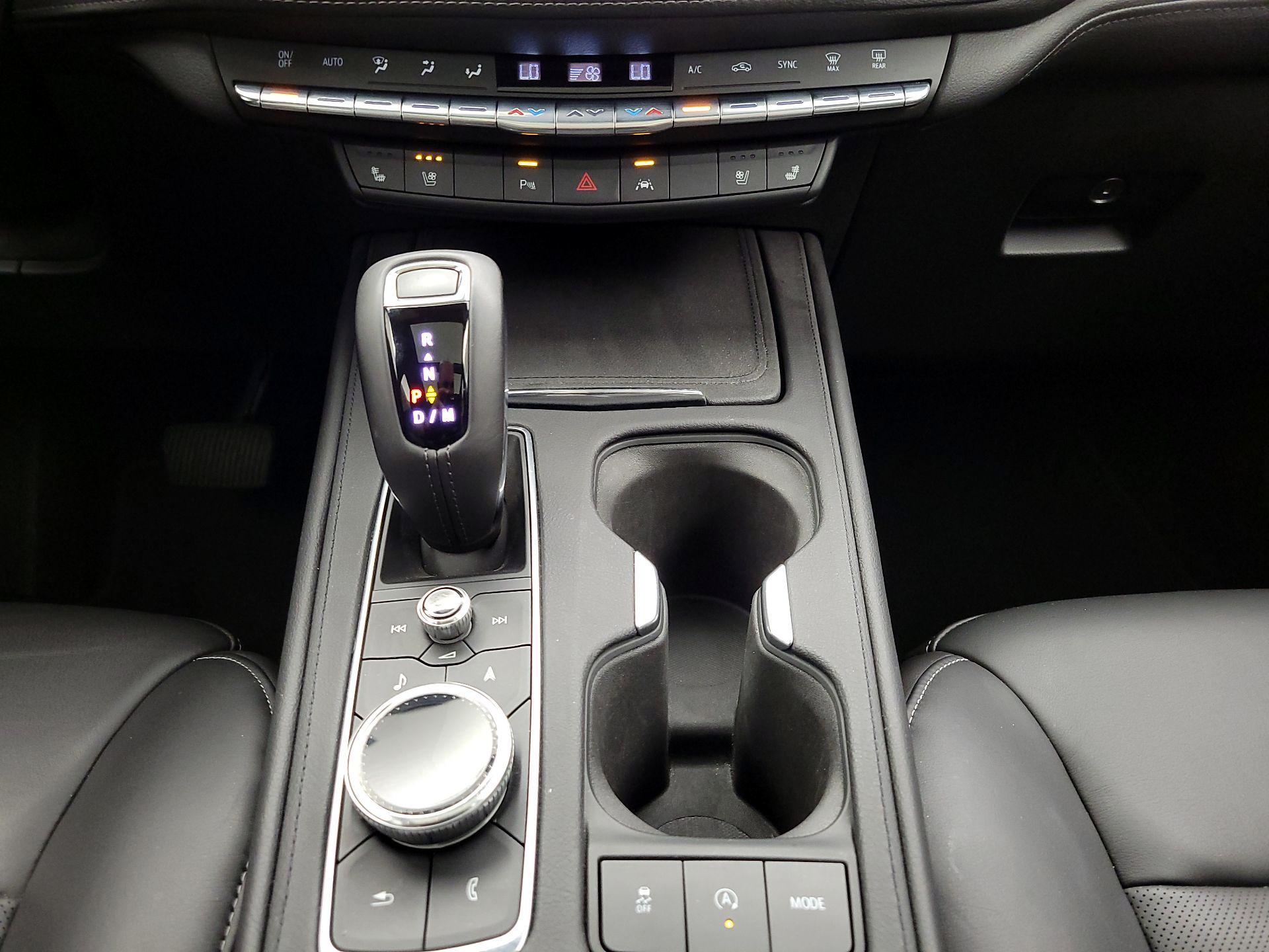 Thumbnail: 2019 Cadillac XT4 - 18