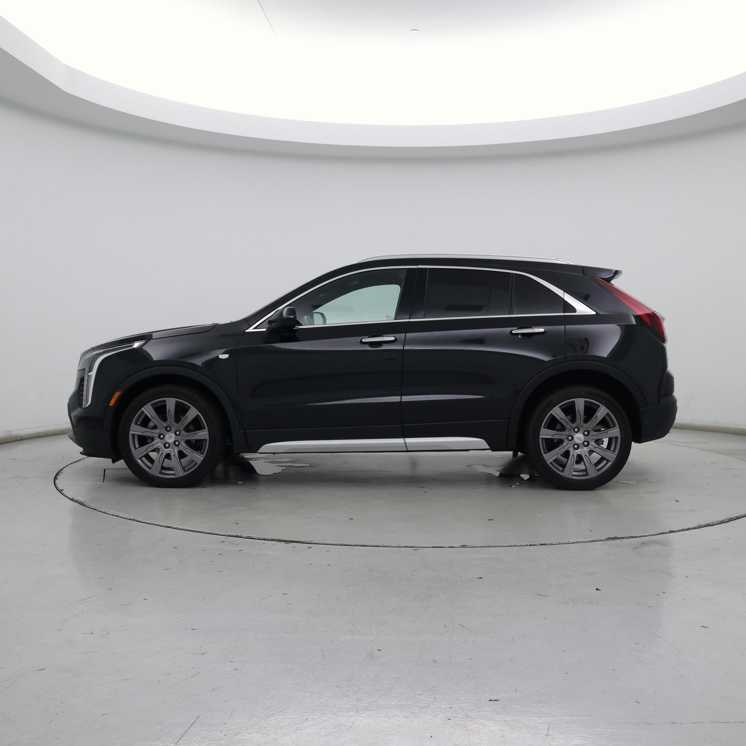 Thumbnail: 2019 Cadillac XT4 - 3