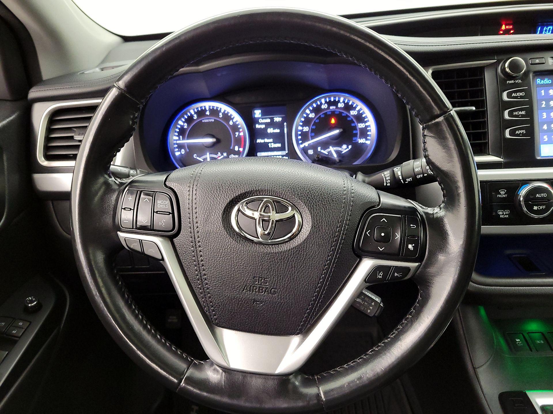 Thumbnail: 2018 Toyota Highlander - 10