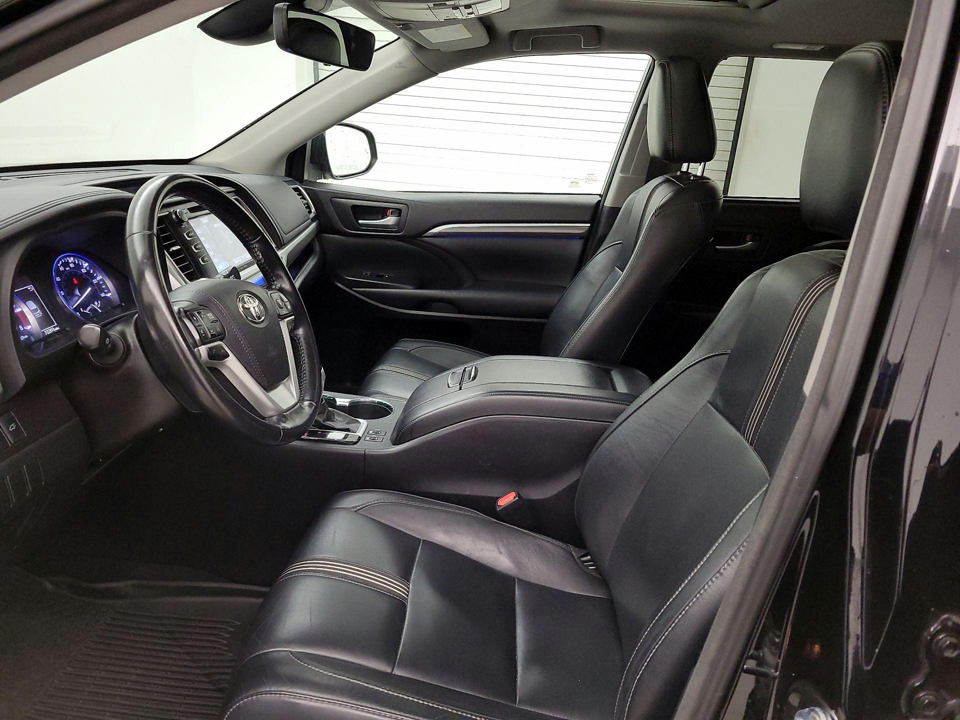 Thumbnail: 2018 Toyota Highlander - 11