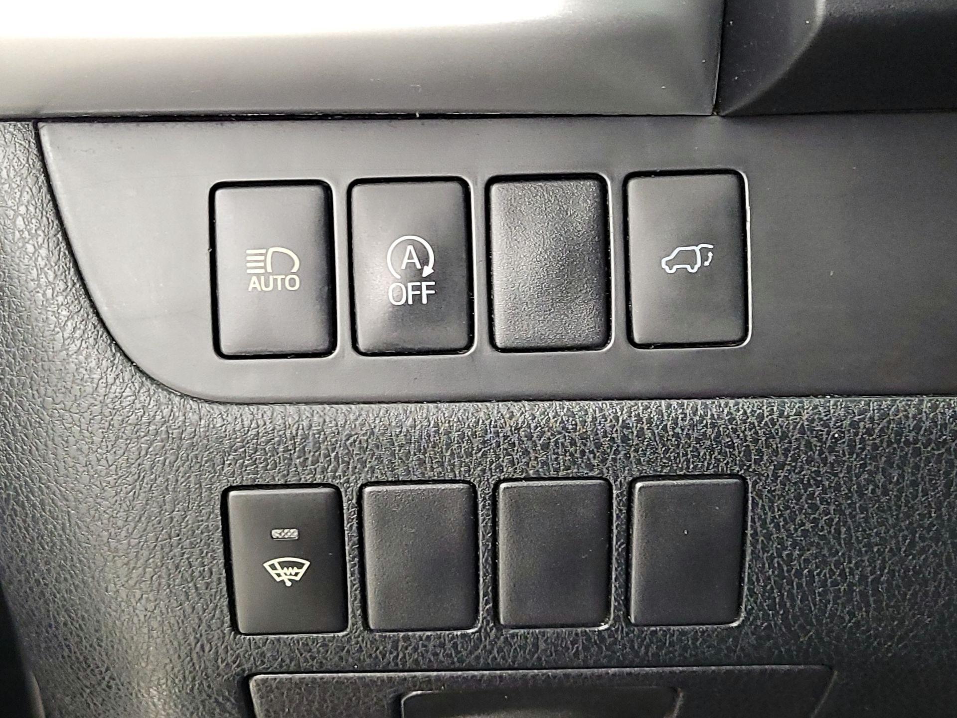Thumbnail: 2018 Toyota Highlander - 13