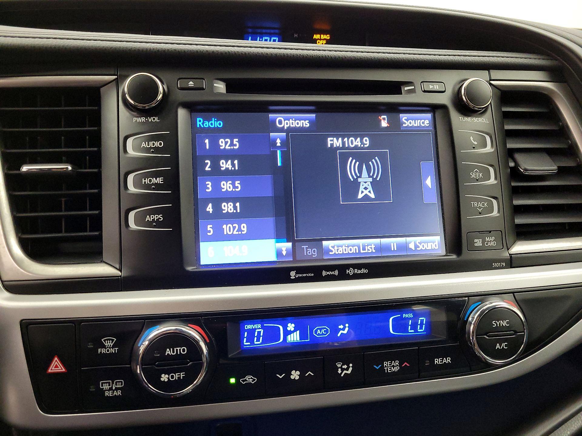 Thumbnail: 2018 Toyota Highlander - 16