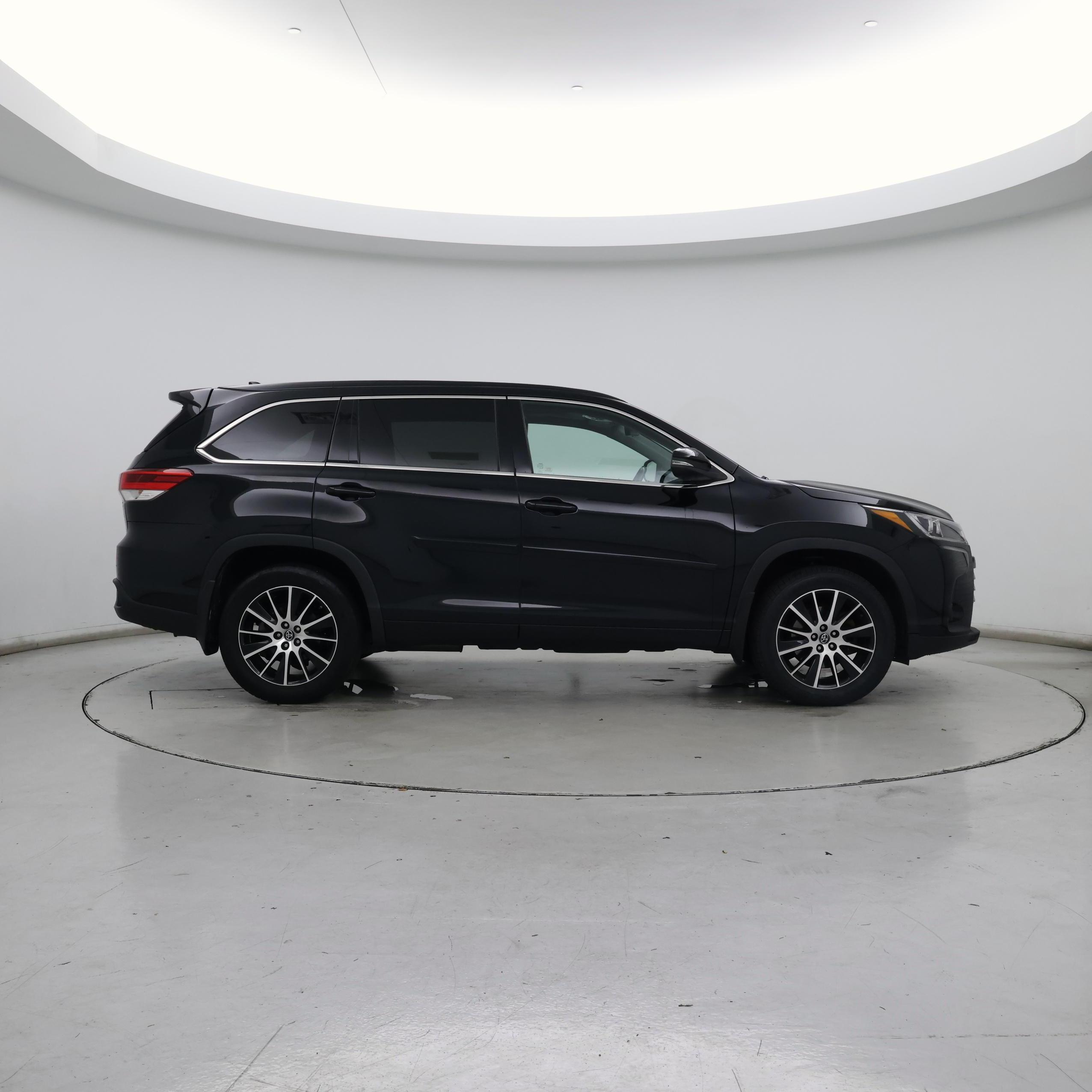 Thumbnail: 2018 Toyota Highlander - 7