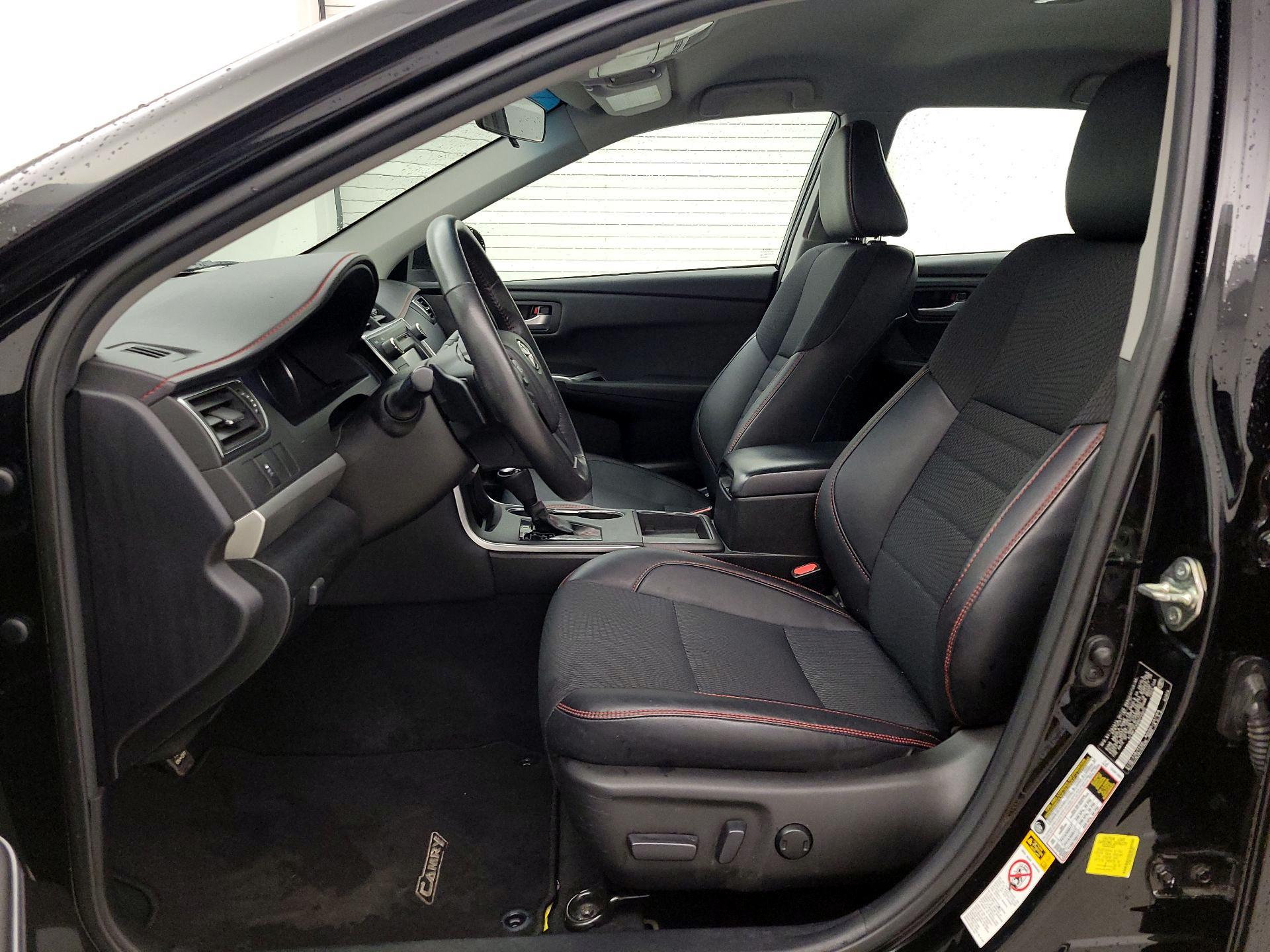 Thumbnail: 2017 Toyota Camry - 11