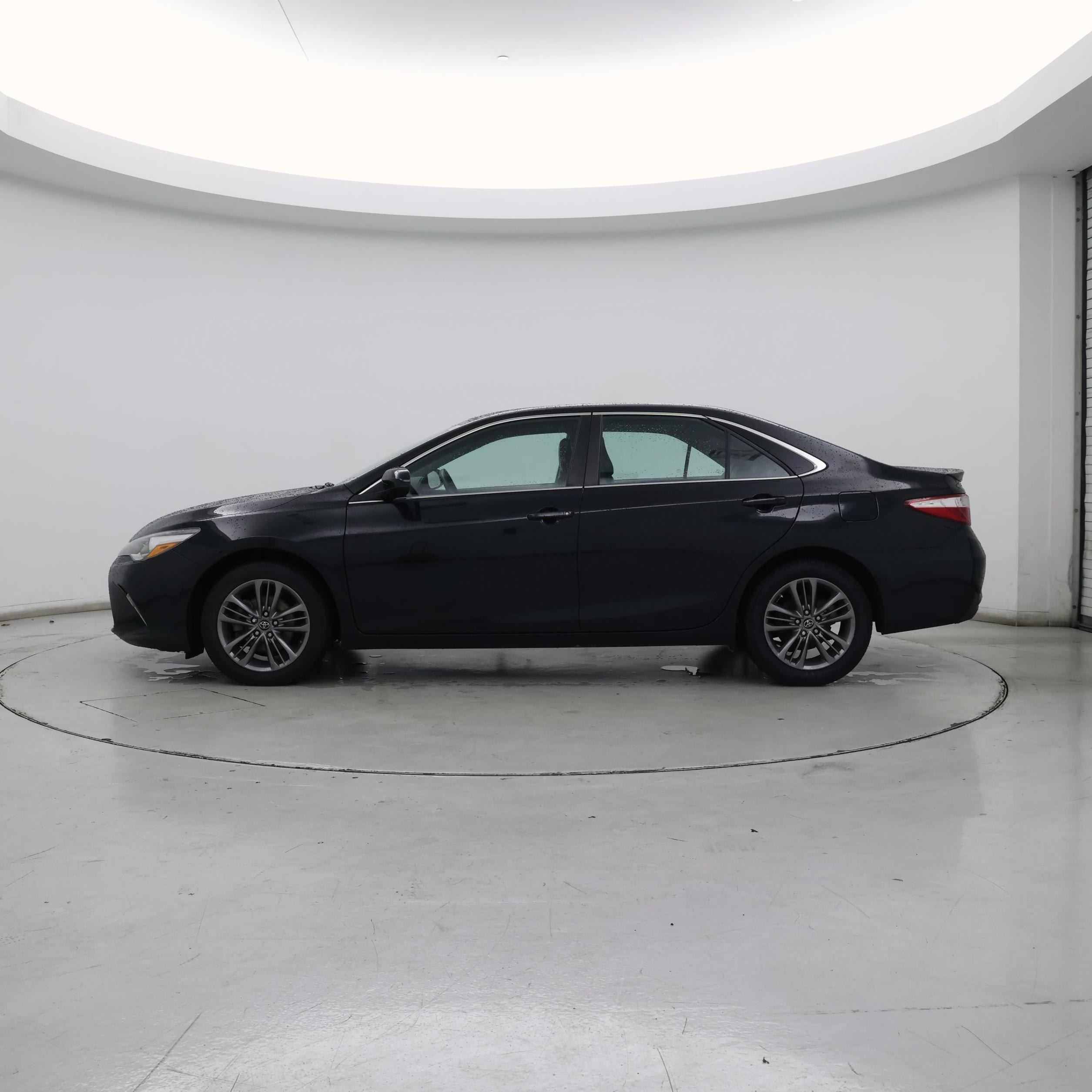 Thumbnail: 2017 Toyota Camry - 3