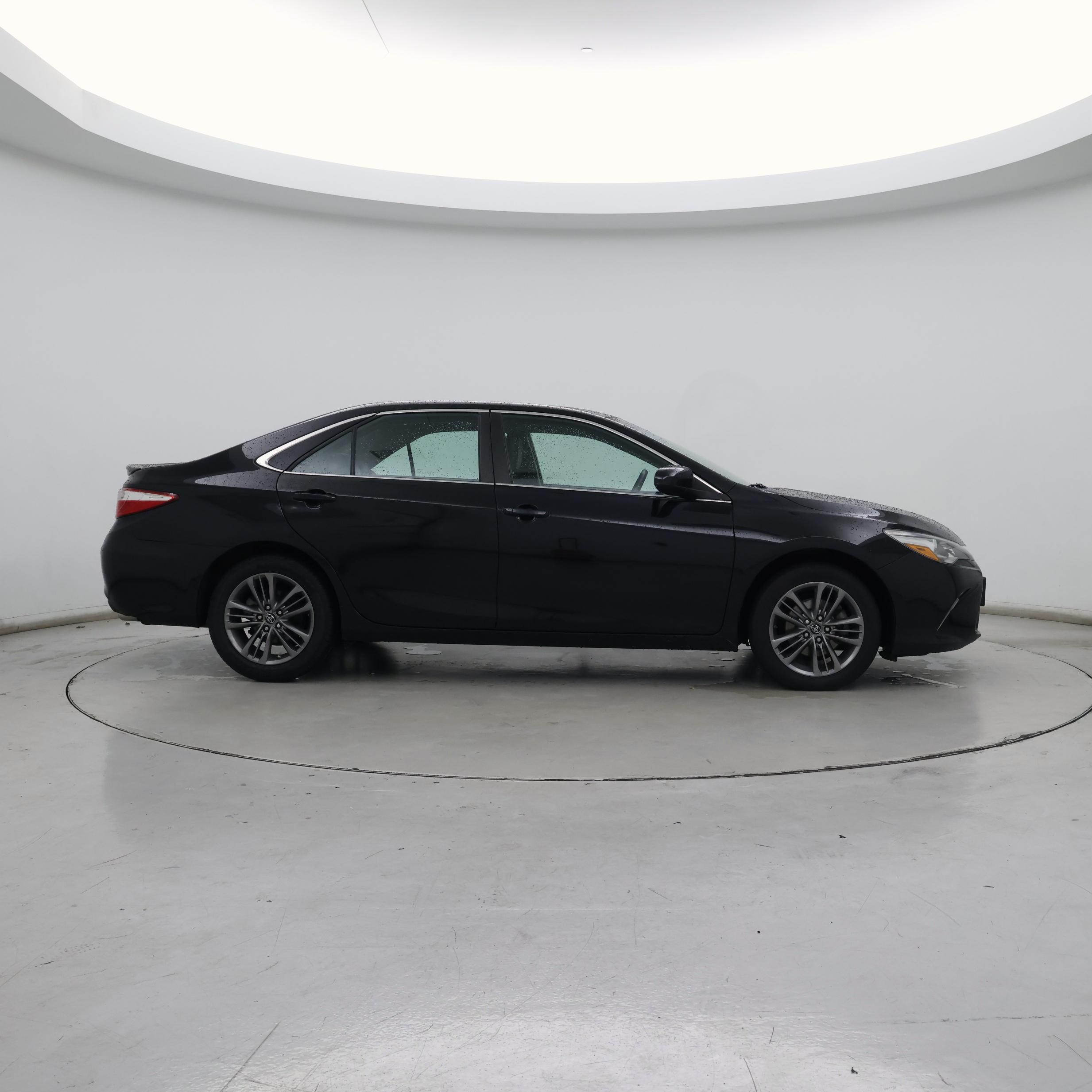 Thumbnail: 2017 Toyota Camry - 7