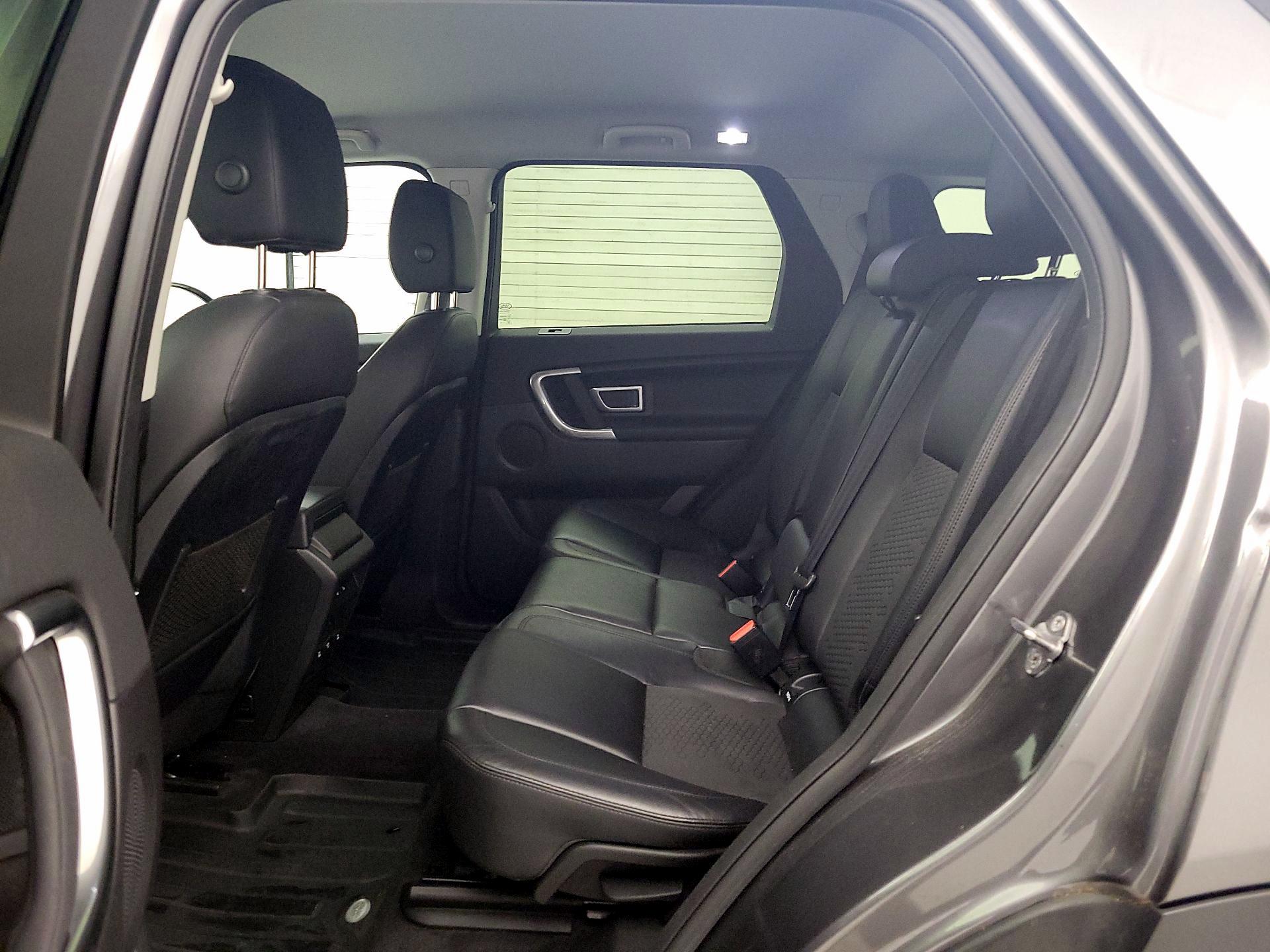 Thumbnail: 2017 Land Rover Discovery Sport - 19