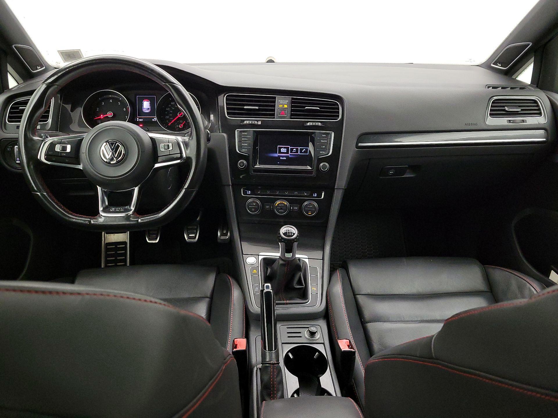 Thumbnail: 2015 Volkswagen Golf - 9
