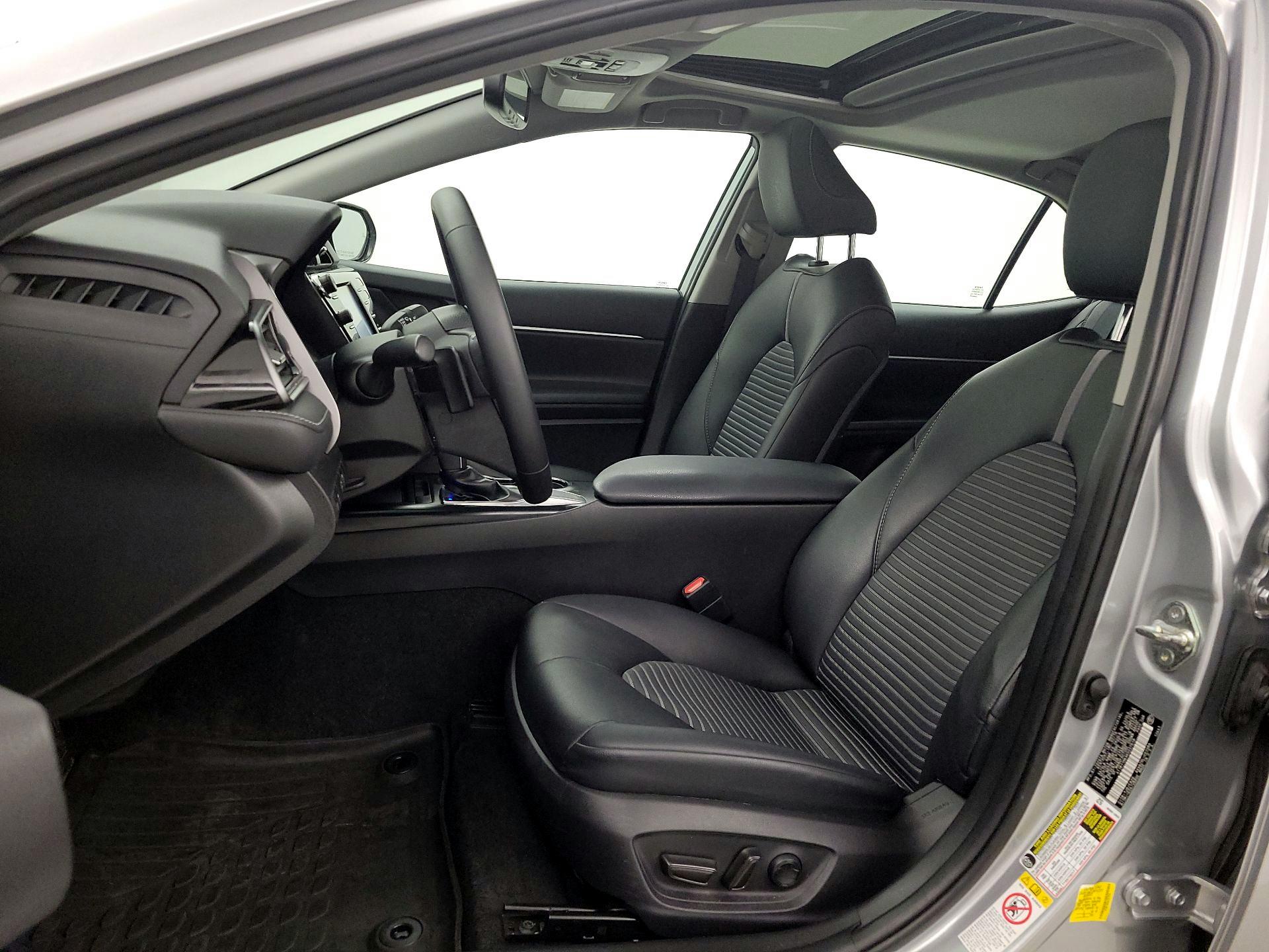 Thumbnail: 2019 Toyota Camry - 11