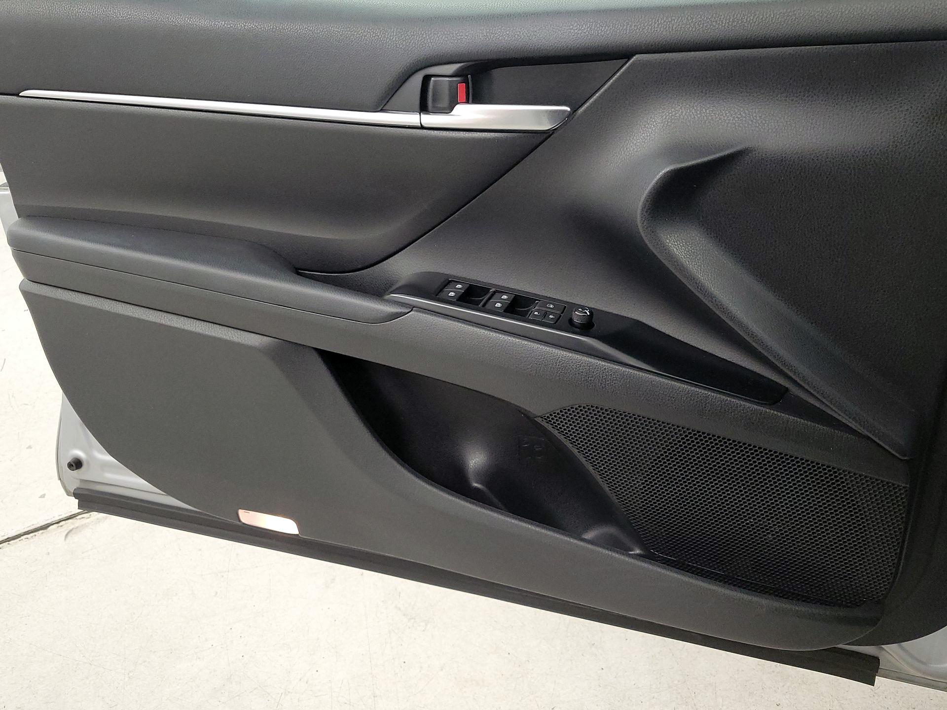 Thumbnail: 2019 Toyota Camry - 12