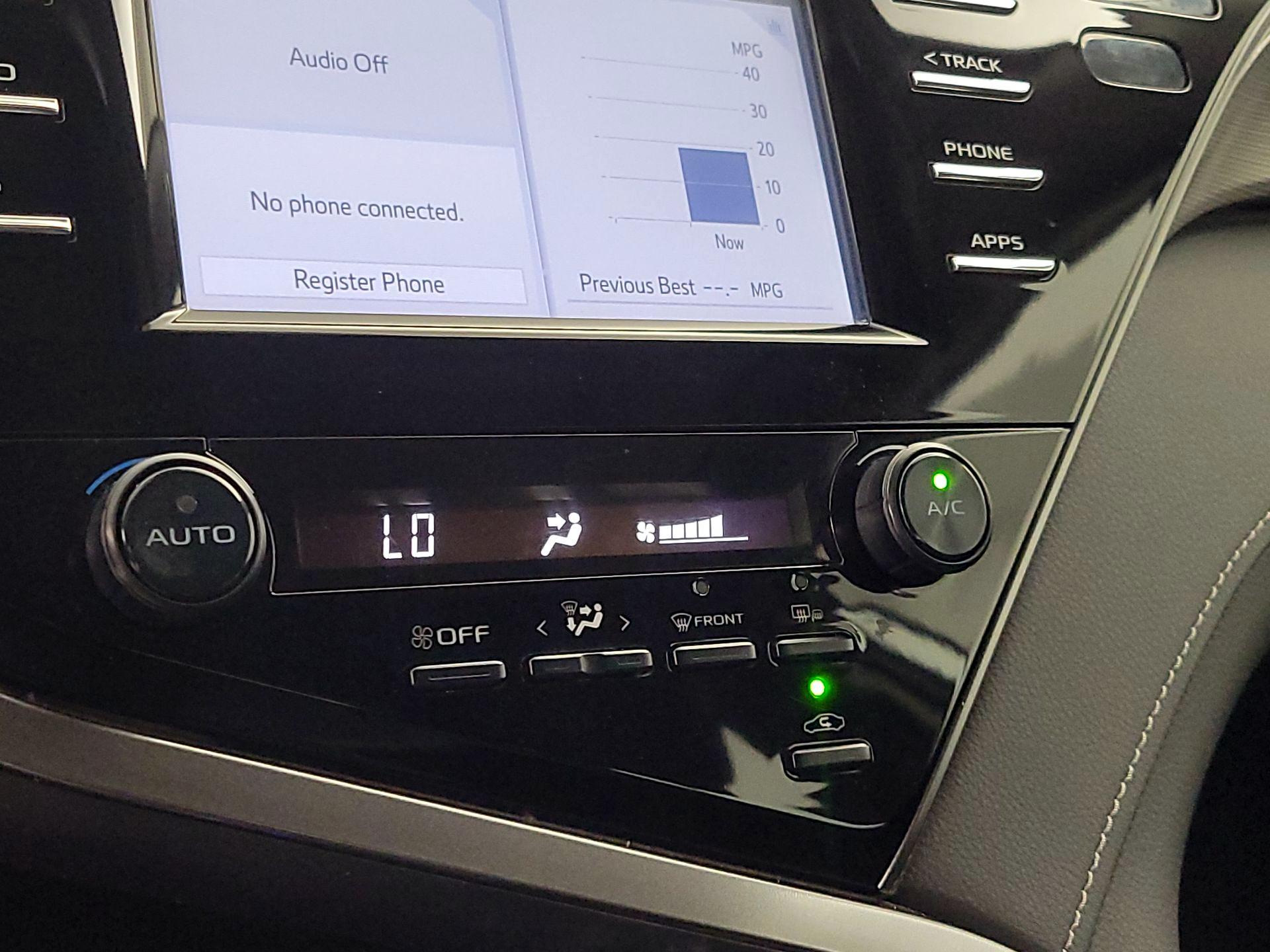 Thumbnail: 2019 Toyota Camry - 16