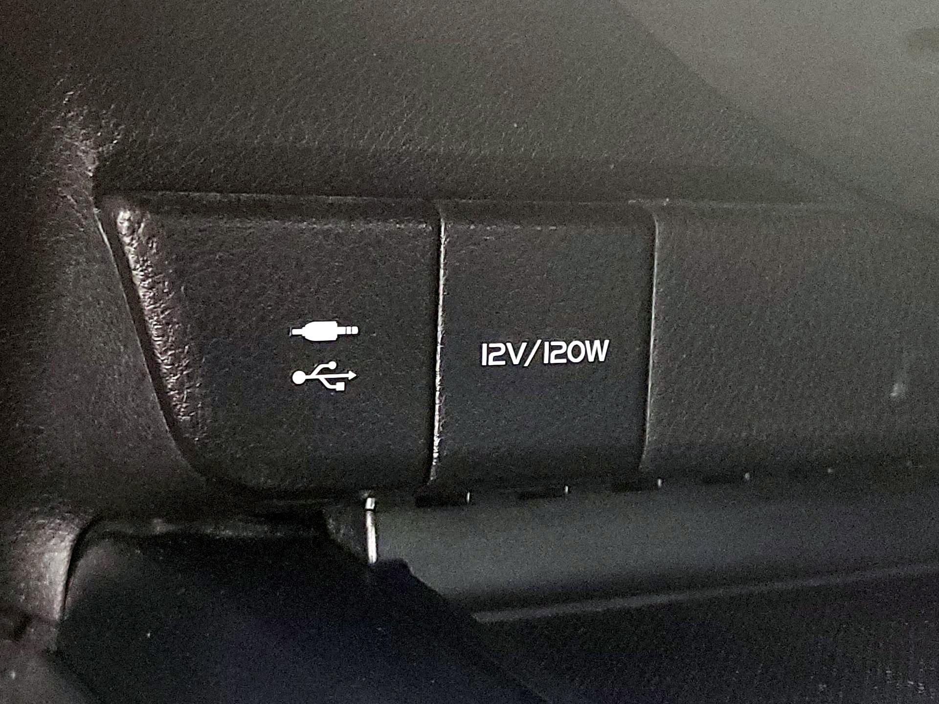 Thumbnail: 2019 Toyota Camry - 18