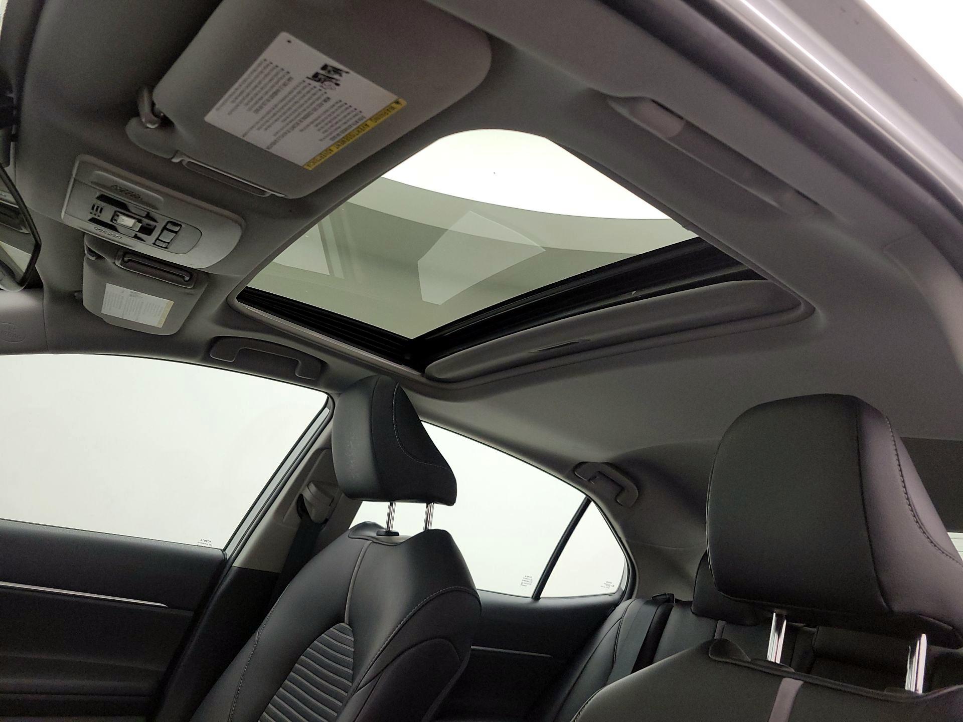 Thumbnail: 2019 Toyota Camry - 19