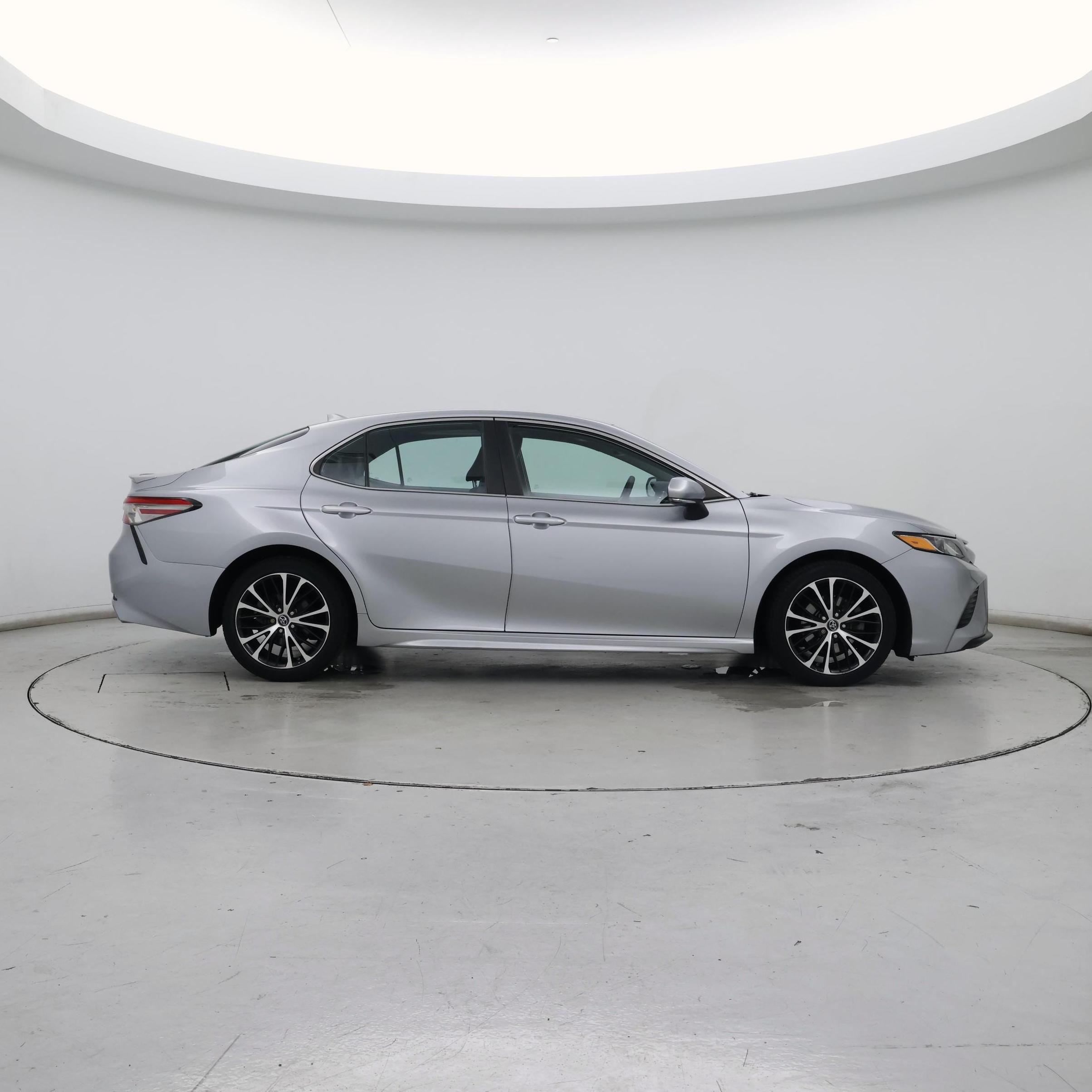 Thumbnail: 2019 Toyota Camry - 7