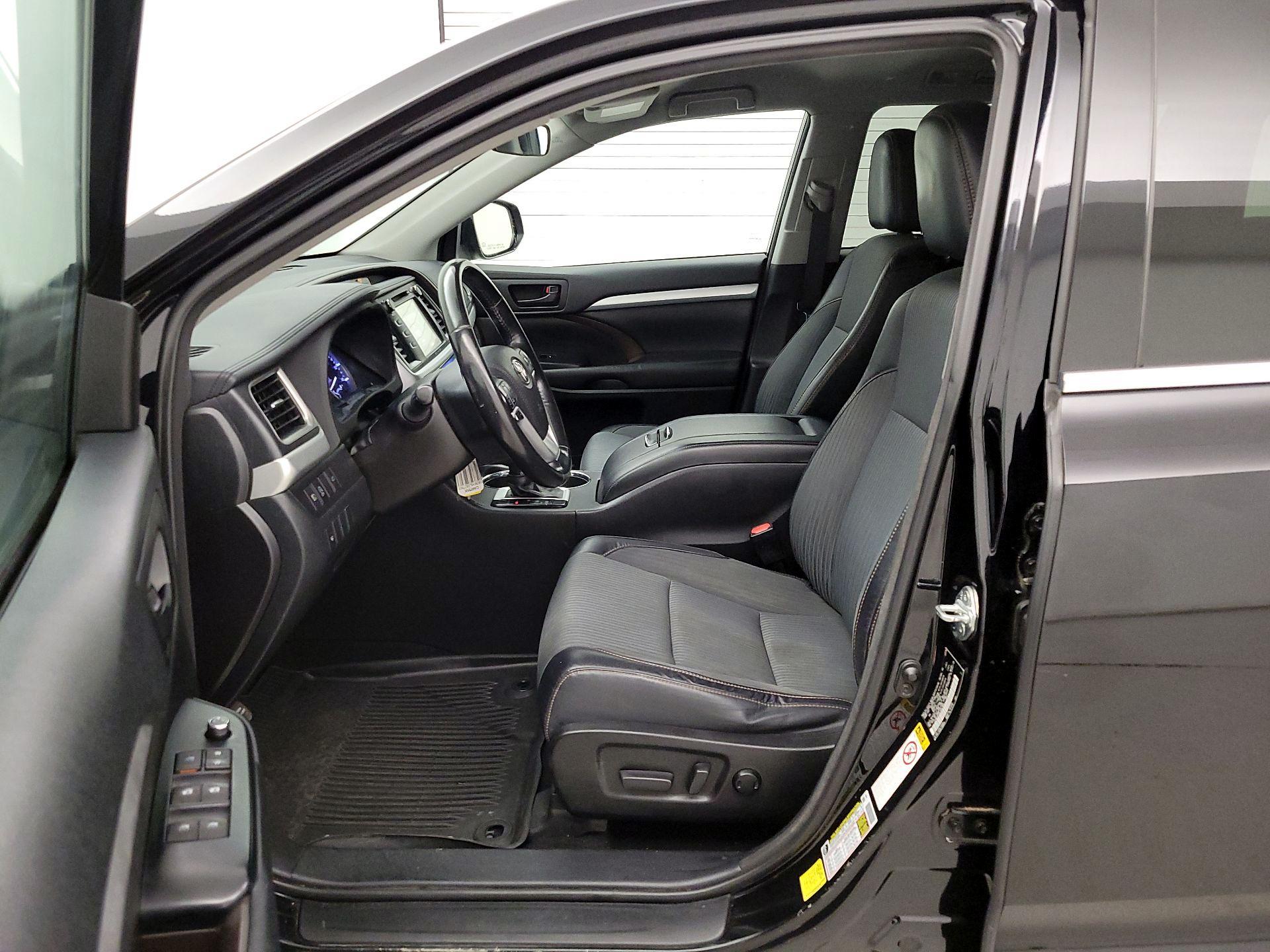 Thumbnail: 2018 Toyota Highlander - 11