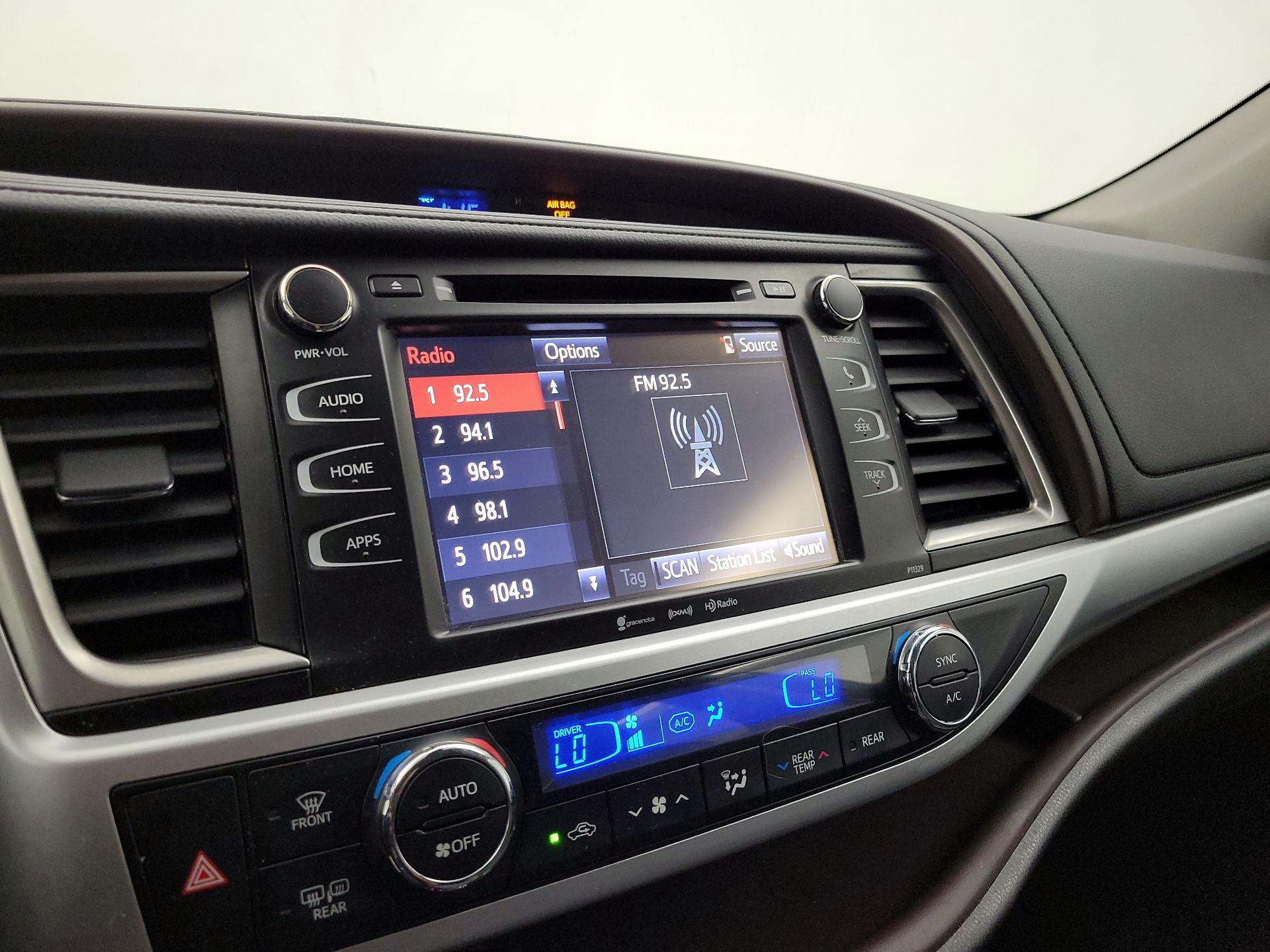 Thumbnail: 2018 Toyota Highlander - 15