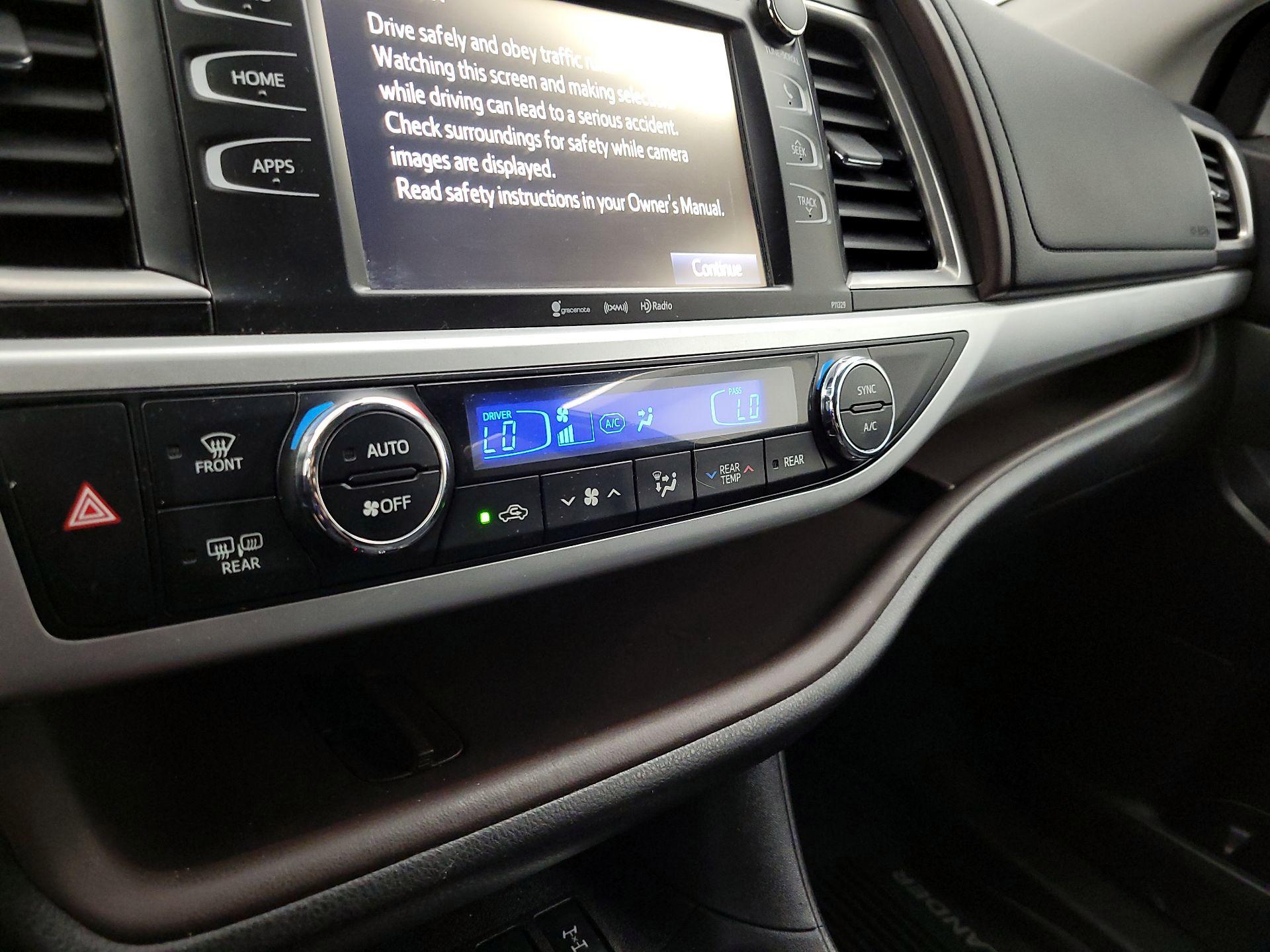Thumbnail: 2018 Toyota Highlander - 16