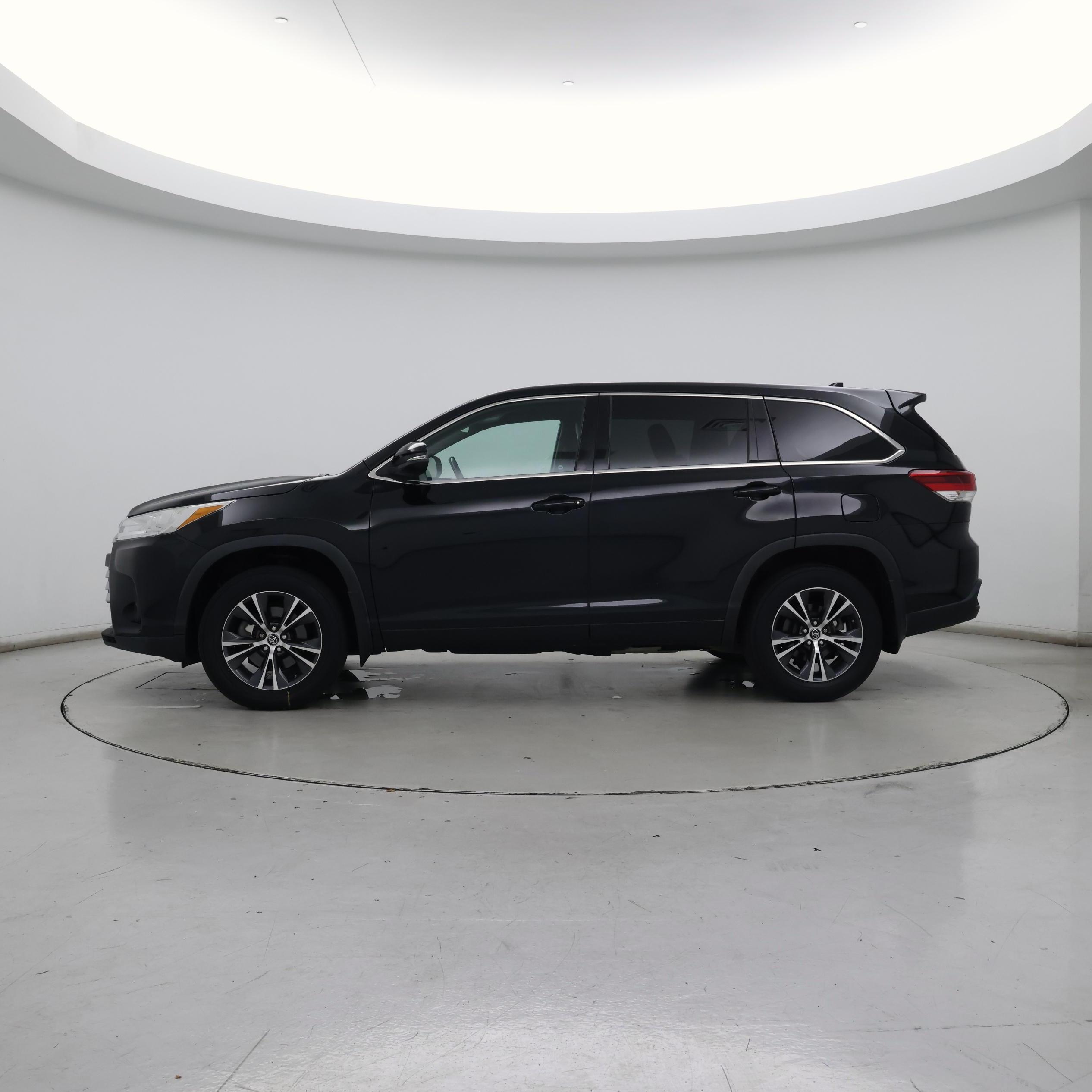 Thumbnail: 2018 Toyota Highlander - 3