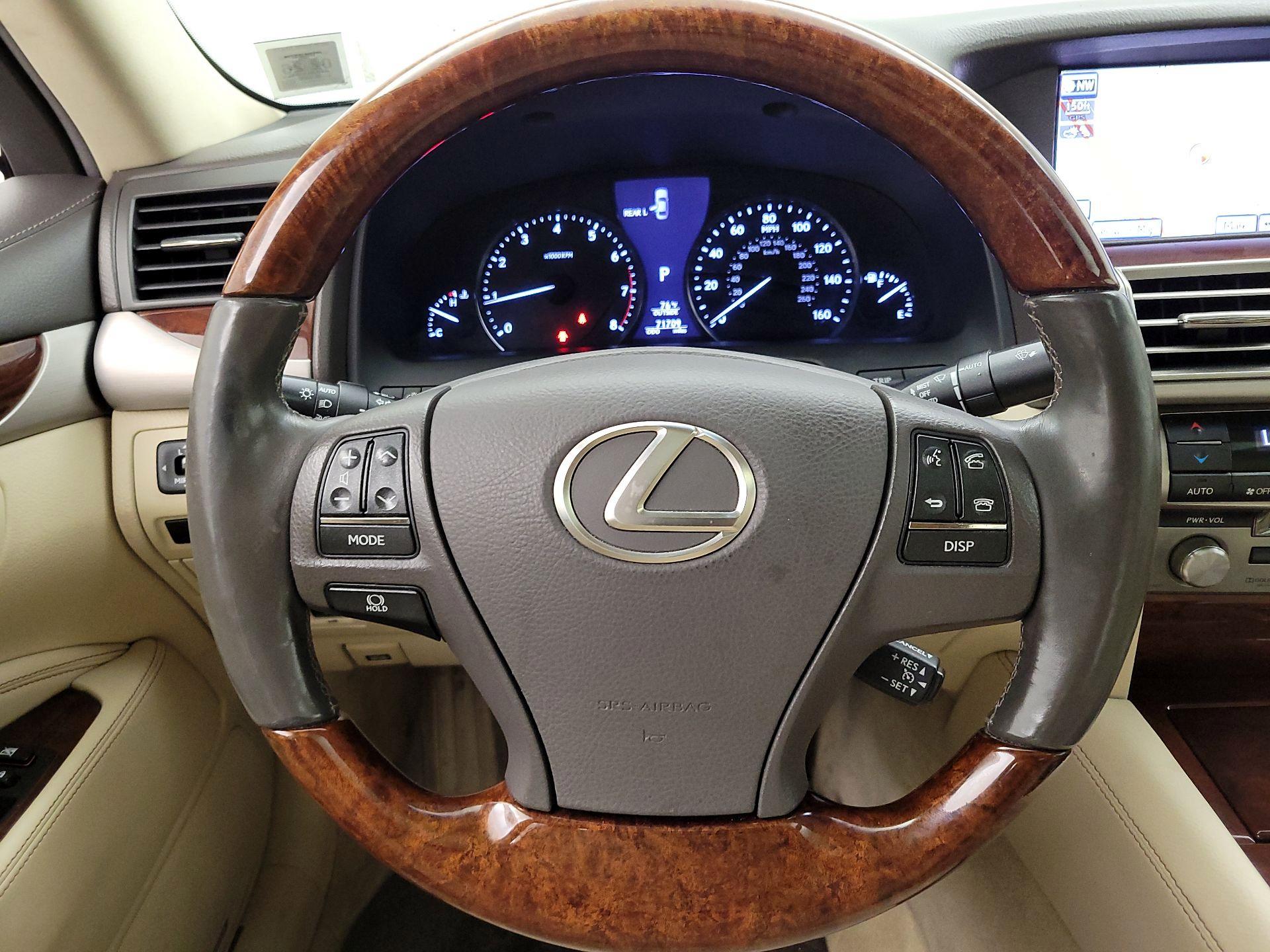 Thumbnail: 2014 Lexus LS - 10