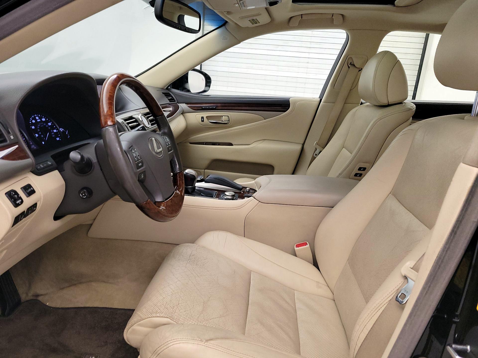 Thumbnail: 2014 Lexus LS - 11