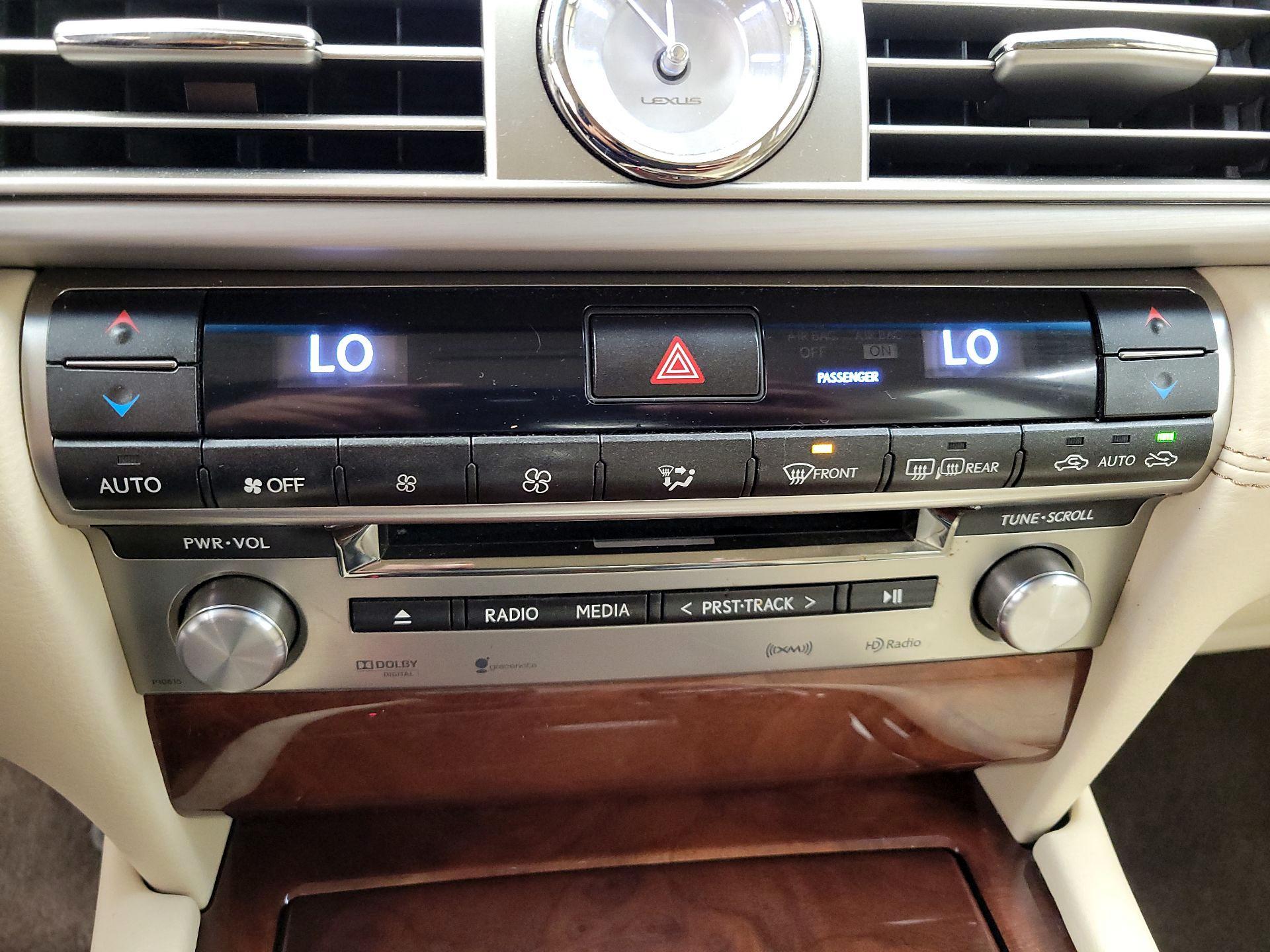 Thumbnail: 2014 Lexus LS - 17