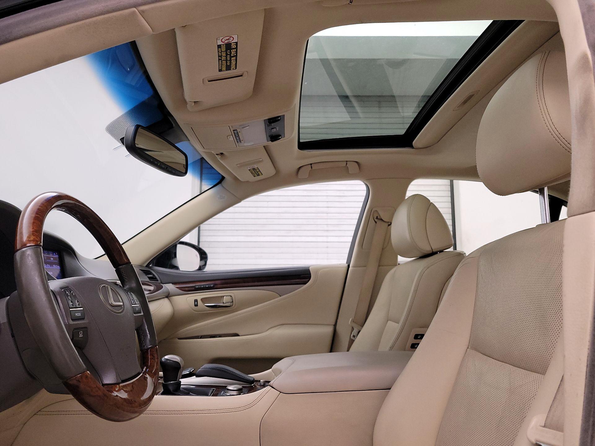 Thumbnail: 2014 Lexus LS - 20
