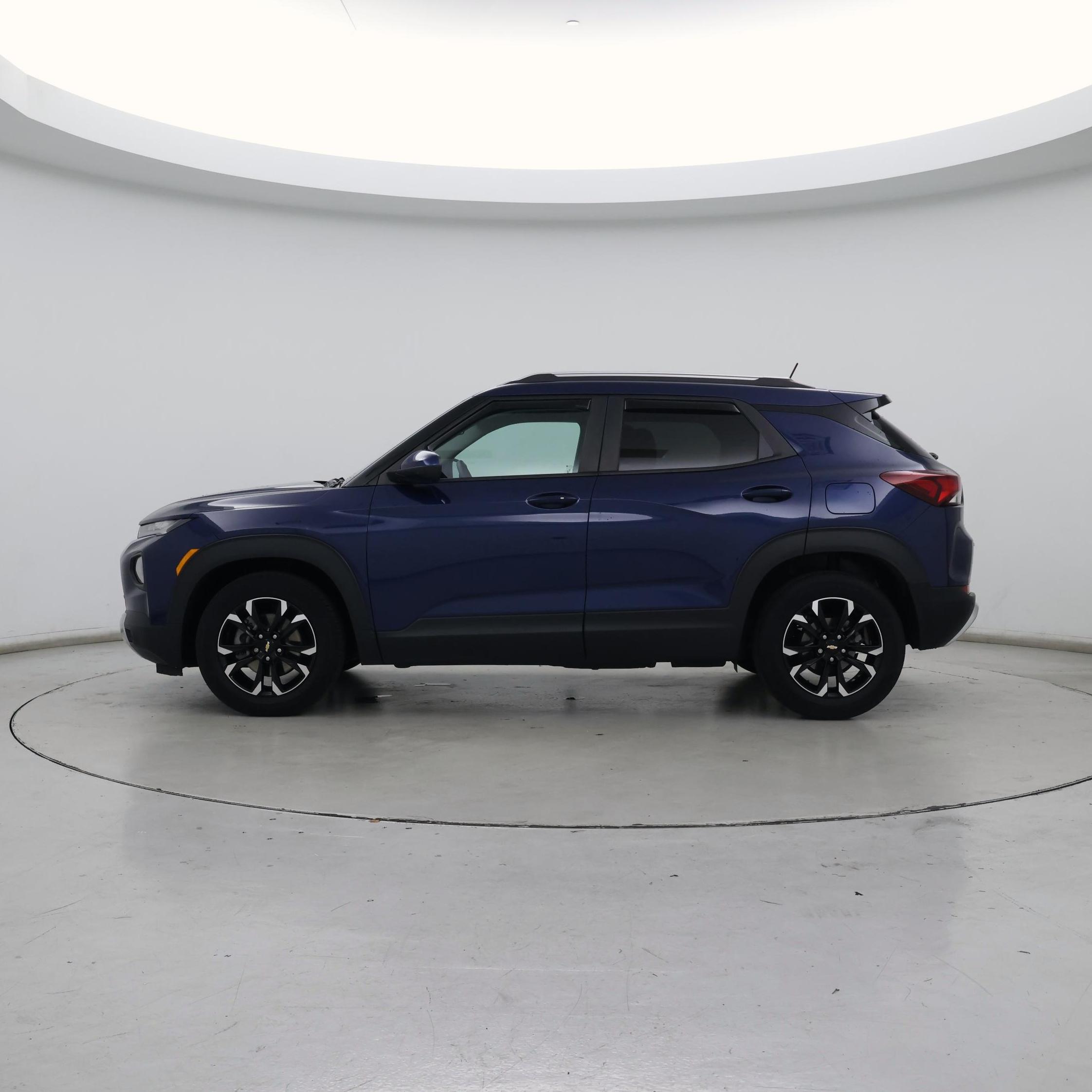 Thumbnail: 2022 Chevrolet TrailBlazer - 3