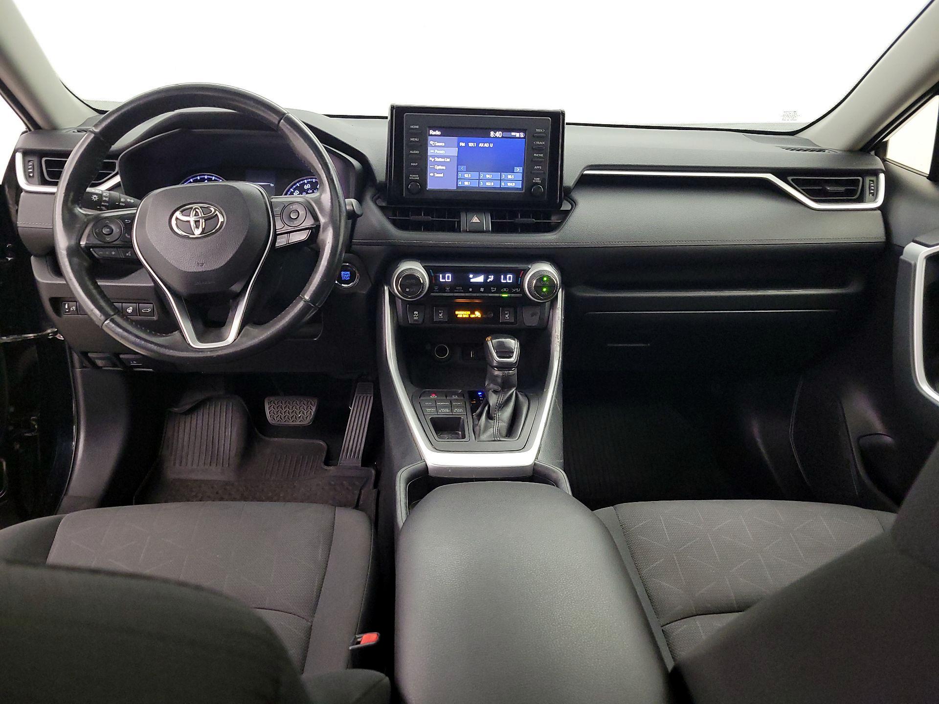 Thumbnail: 2019 Toyota RAV4 - 9